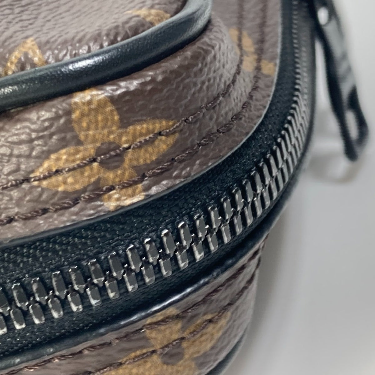 Louis Vuitton Brown Monogram Shoulder Bag (Pre-Owned)