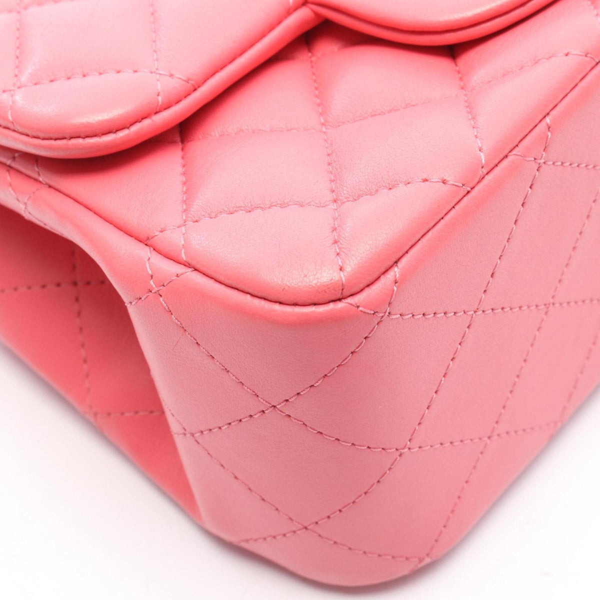 Chanel Pink Leather Handbag Shoulder Bag (Pre-Owned)