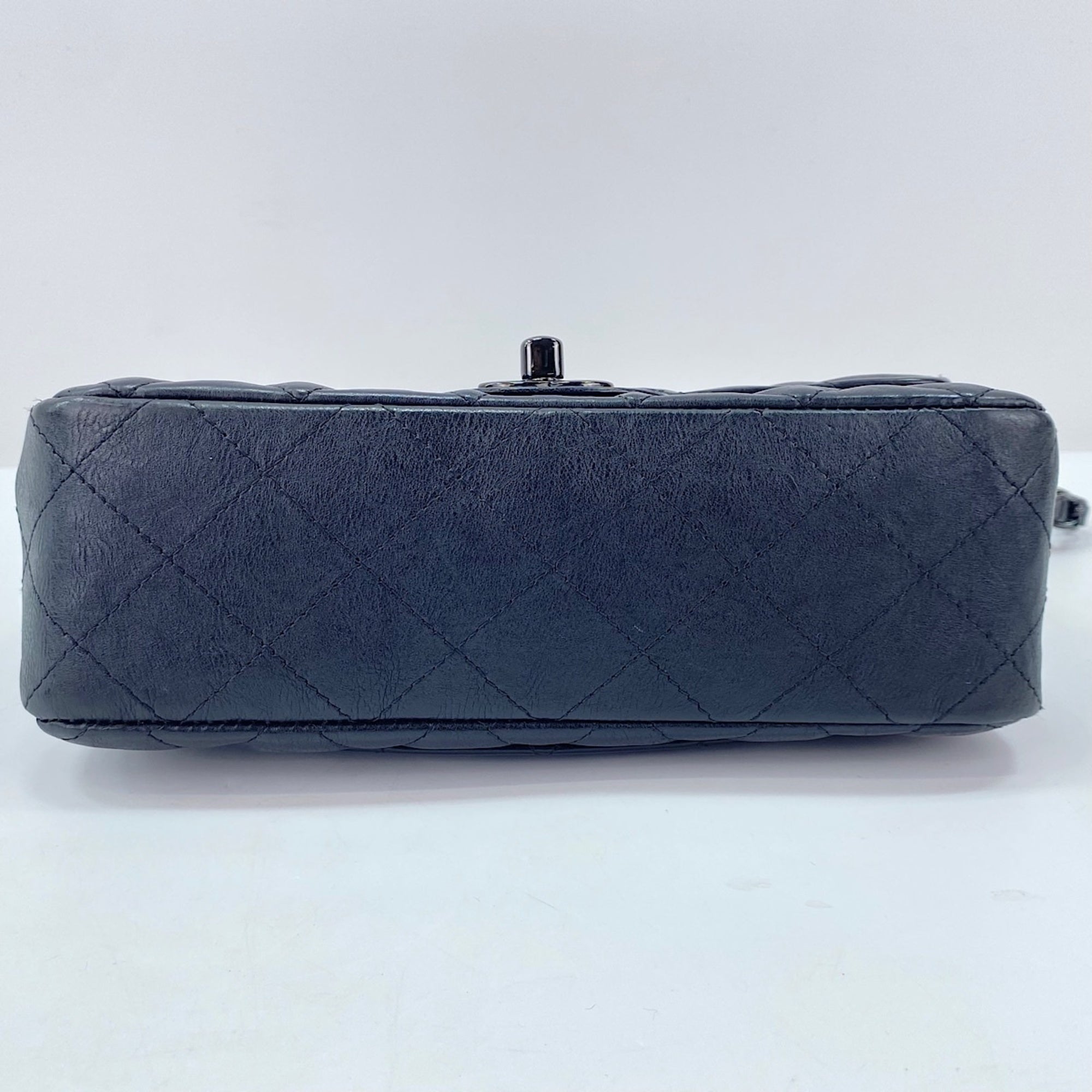 Chanel Matelasse Black Shoulder Bag (Pre-Owned)