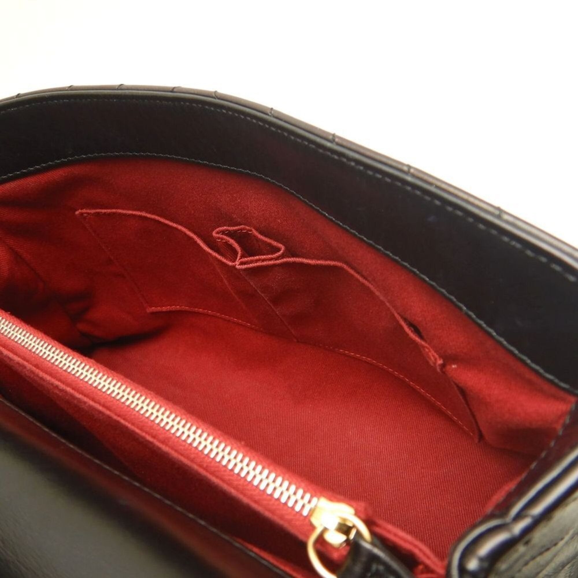 Chanel Black Leather Handbag (Pre-Owned)