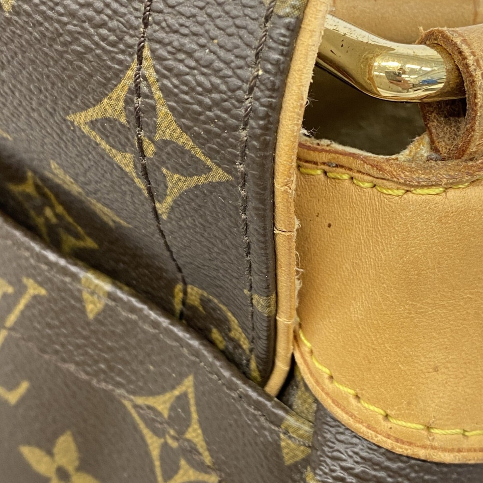 Louis Vuitton Brown Shoulder Bag (Pre-Owned)