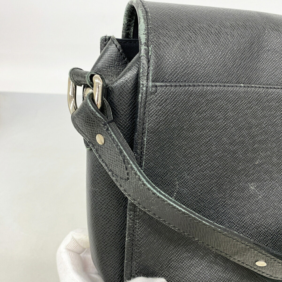 Louis Vuitton Ardoise Shoulder Bag (Pre-Owned)