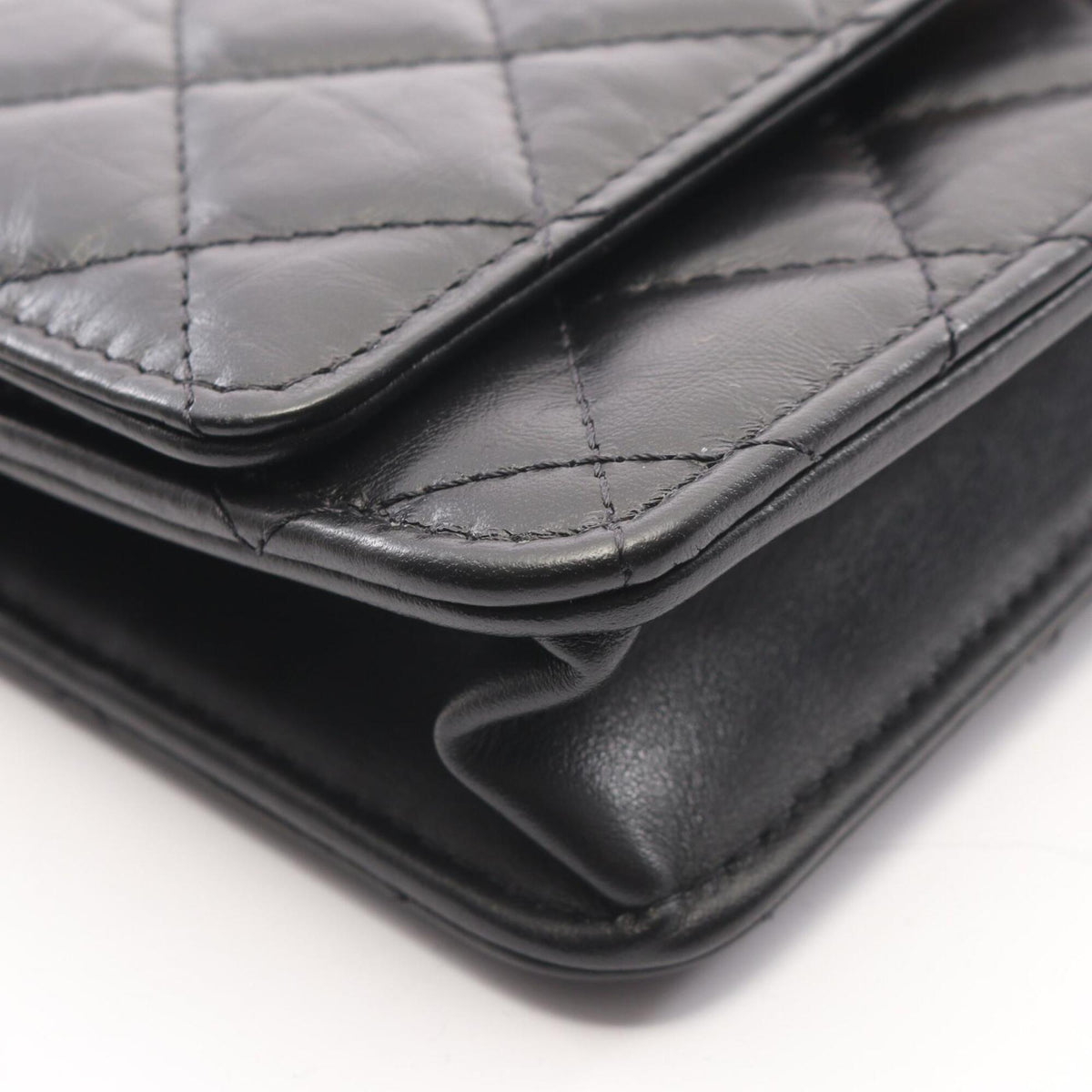 Chanel Black Leather Handbag Shoulder Bag (Pre-Owned)