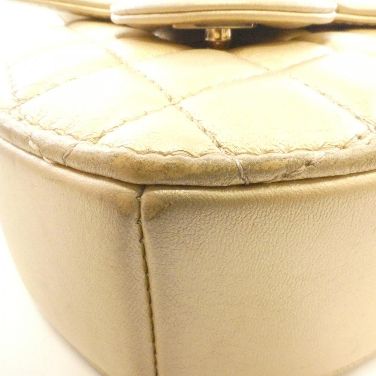 Chanel Gold Shoulder Bag (Pre-Owned)