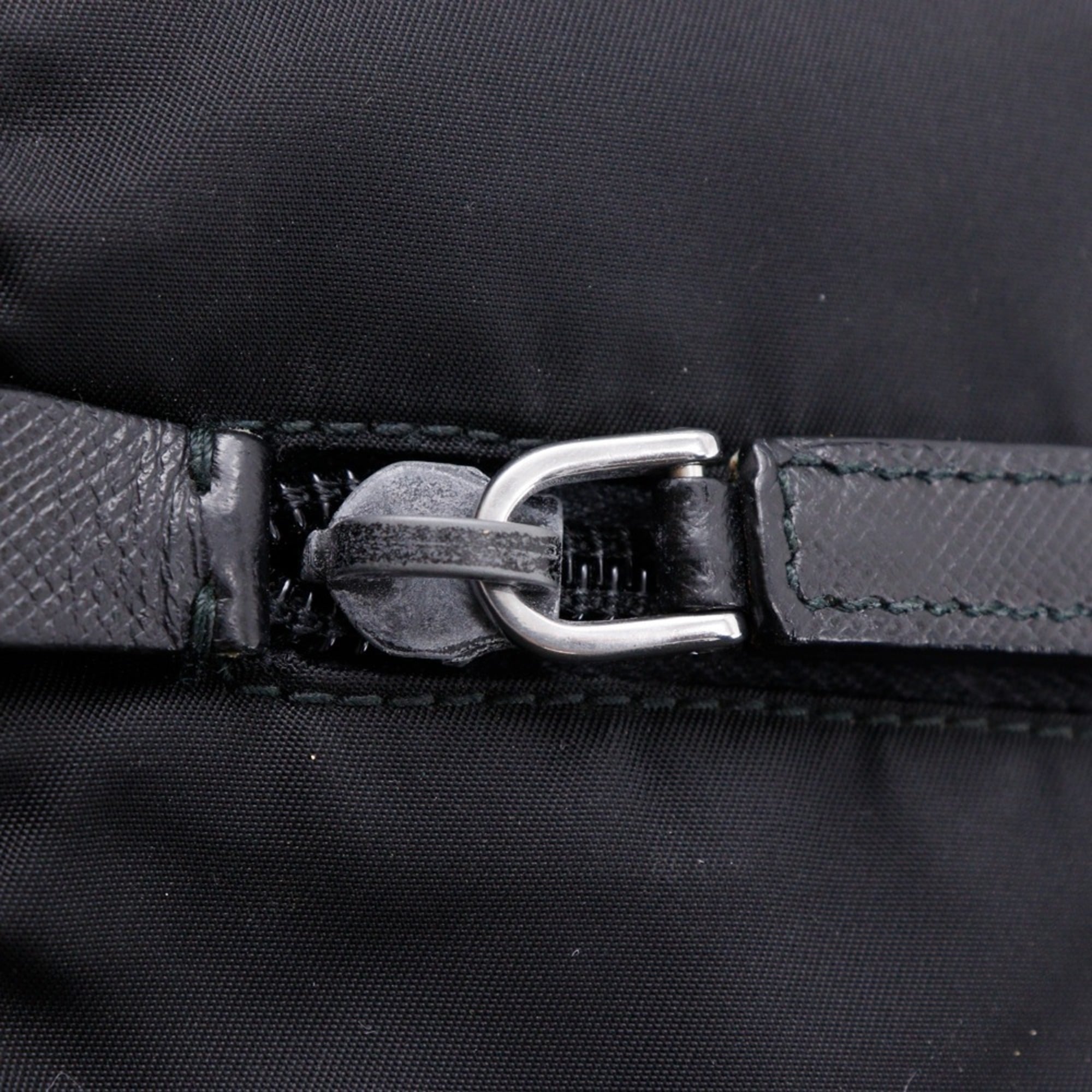 Prada Black Nylon Messenger Bag Shoulder Bag (Pre-Owned)