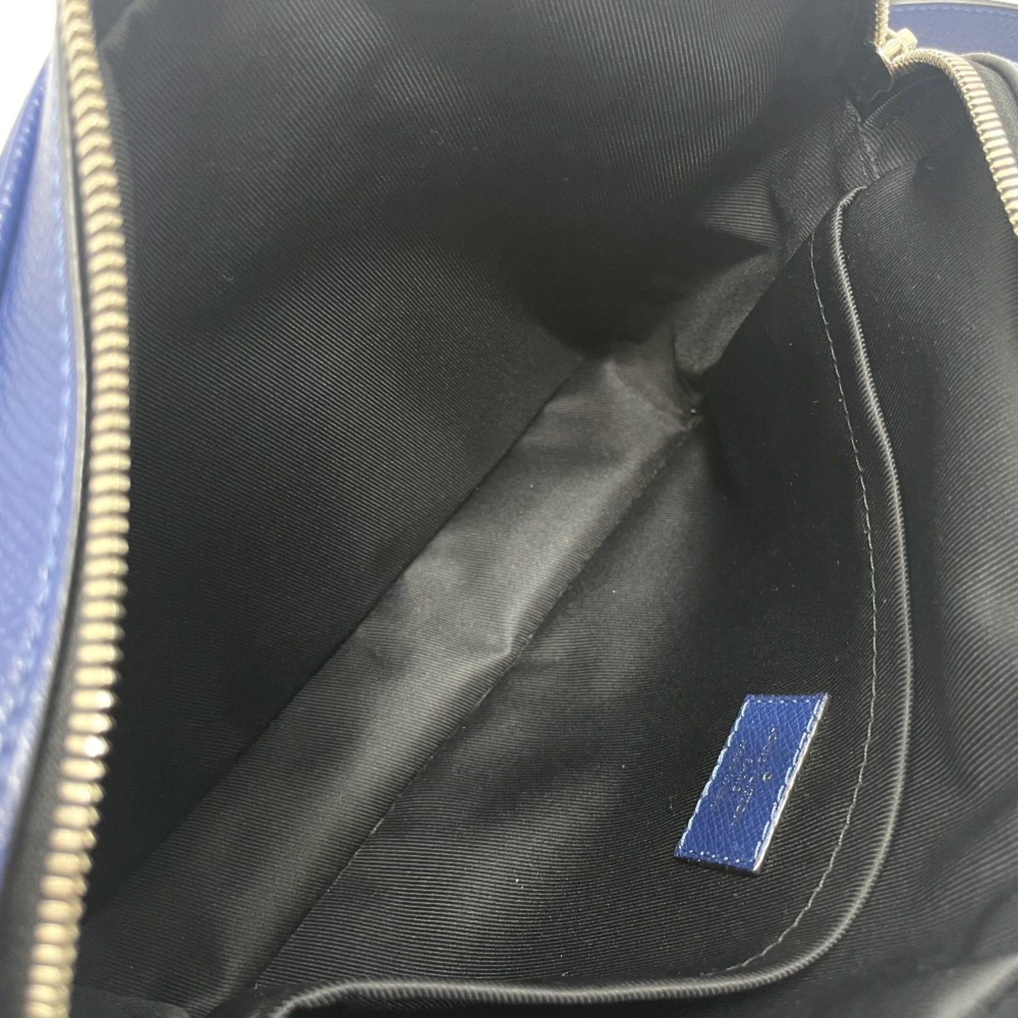 Louis Vuitton Blue Leather Shoulder Bag (Pre-Owned)
