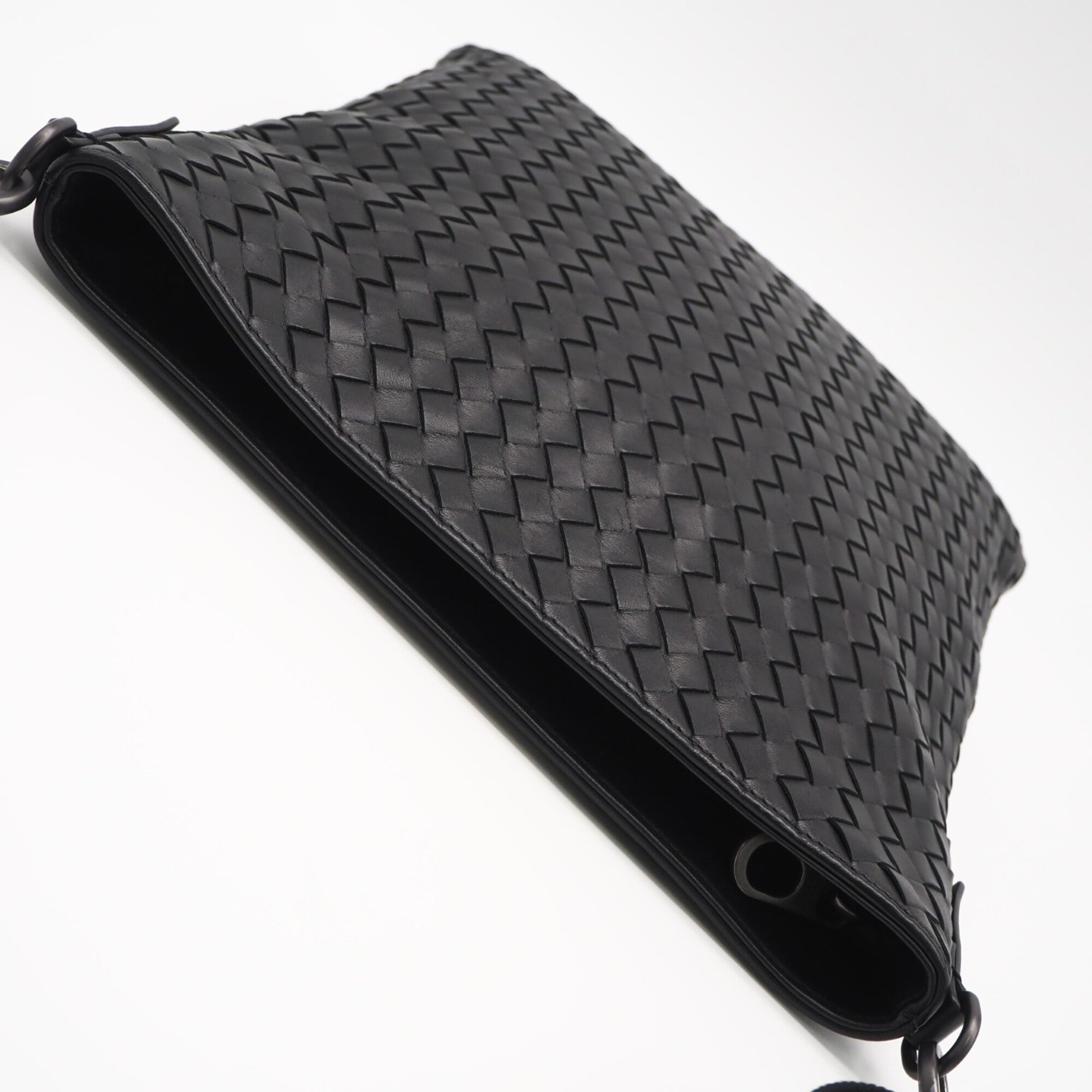 Bottega Veneta Intrecciato Black Leather Shoulder Bag (Pre-Owned)