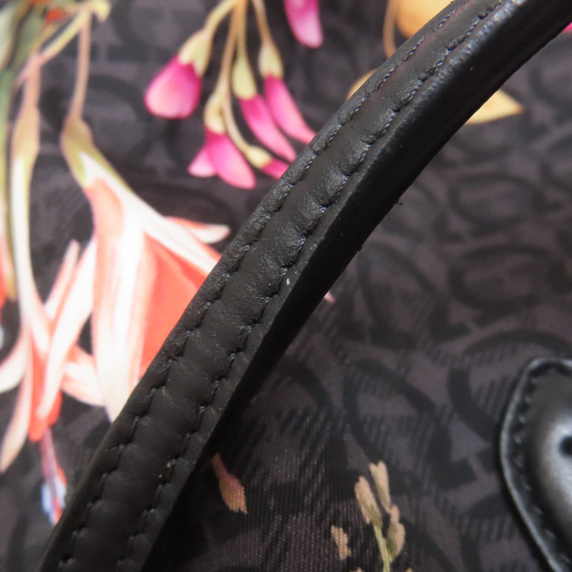 Salvatore Ferragamo Black Nylon Tote Bag (Pre-Owned)