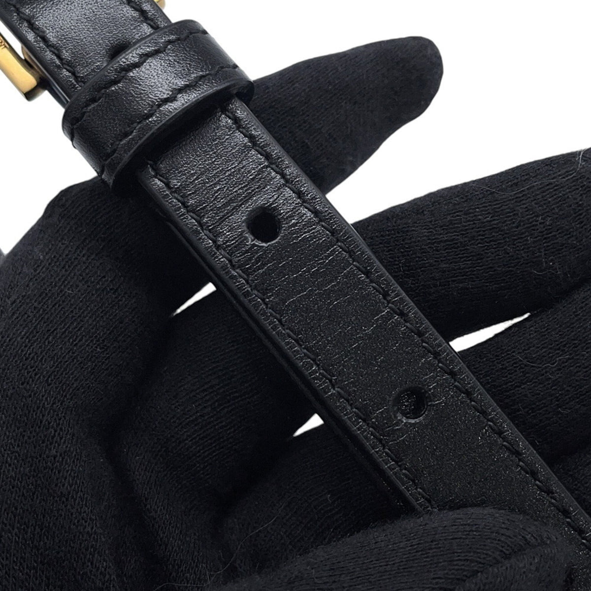 Yves Saint Laurent Black Leather Shoulder Bag (Pre-Owned)