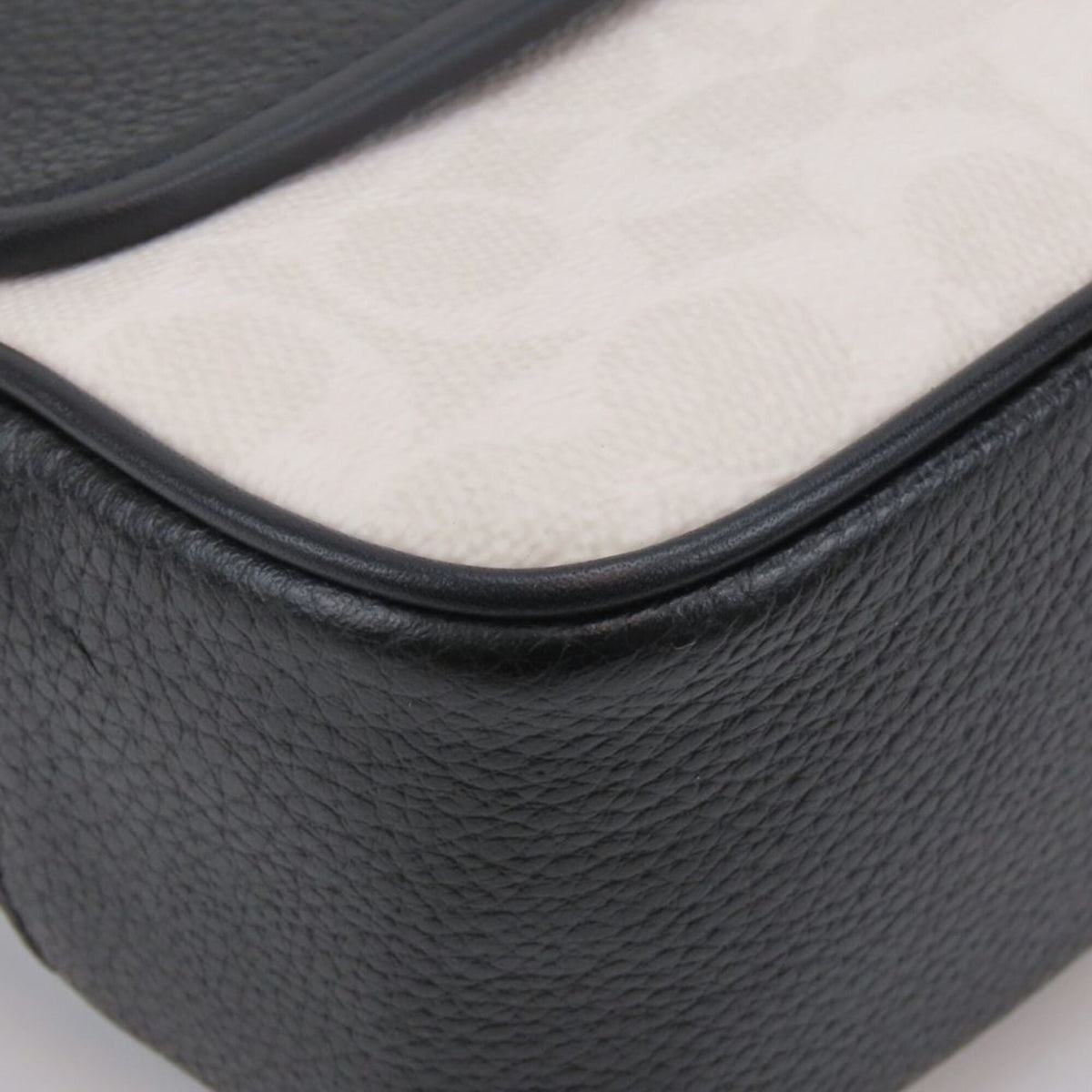 Coach Black White Leather Pvc Shoulder Bag (Pre-Owned)