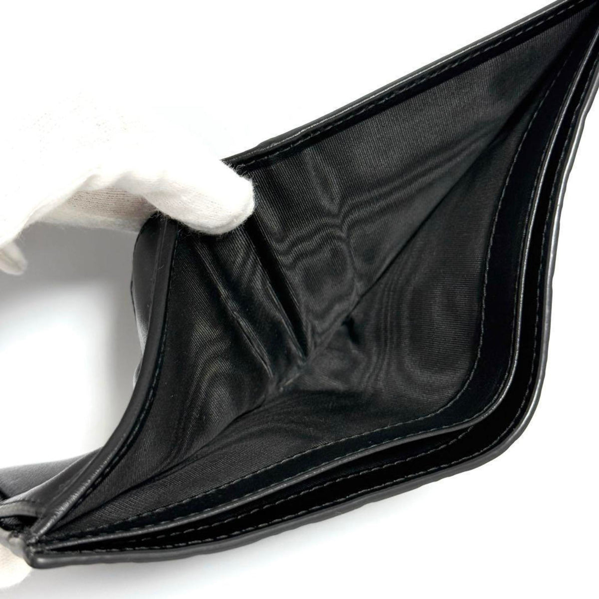 Prada Black Leather Wallet (Bi-Fold) (Pre-Owned)