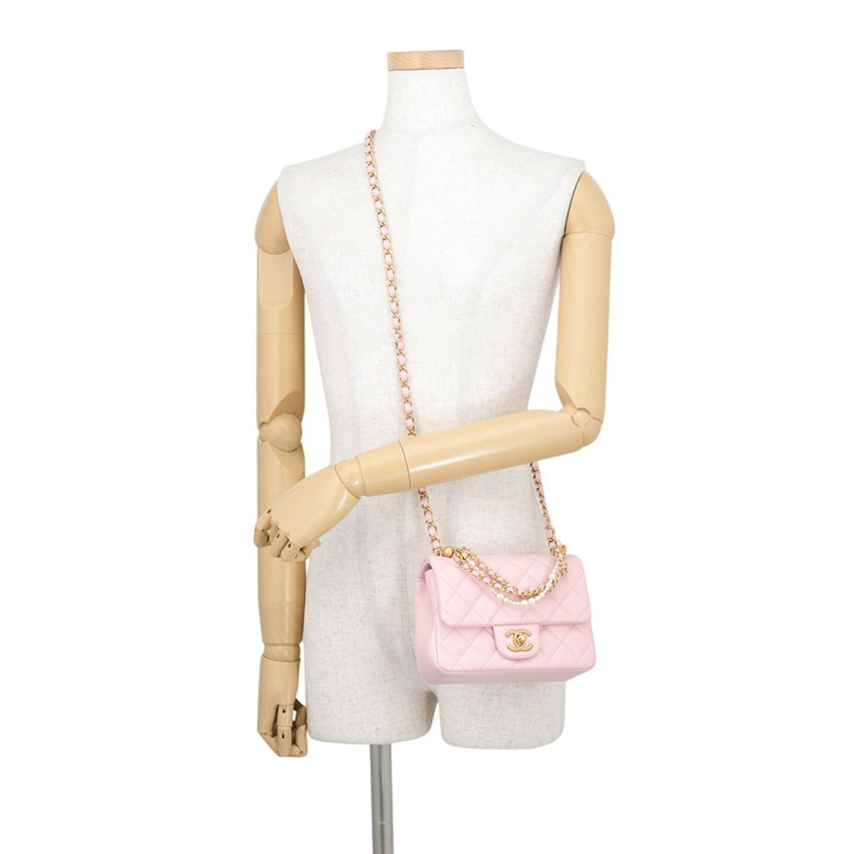Chanel Pink Leather Shoulder Bag (Pre-Owned)