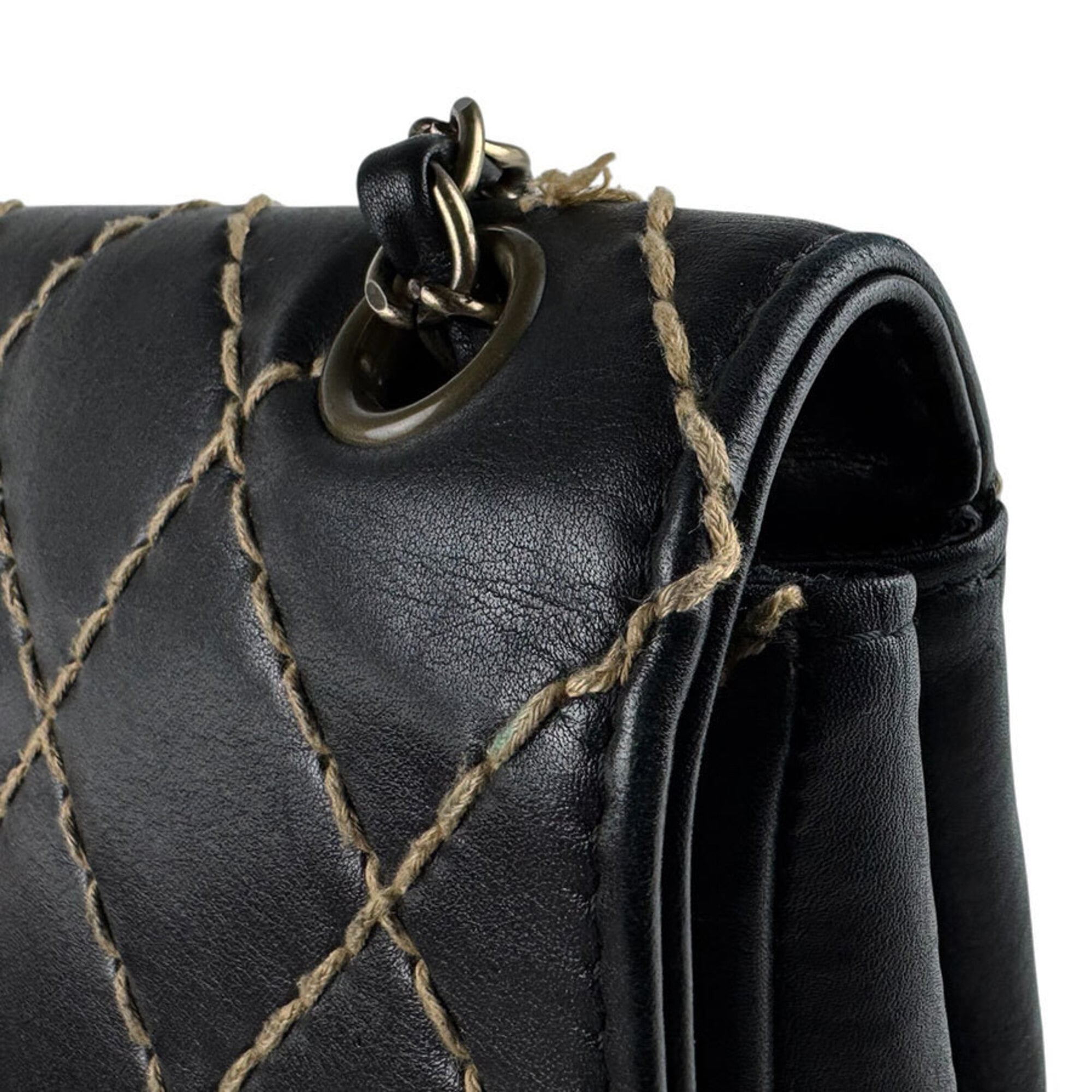 Chanel Beige Black Leather Shoulder Bag (Pre-Owned)