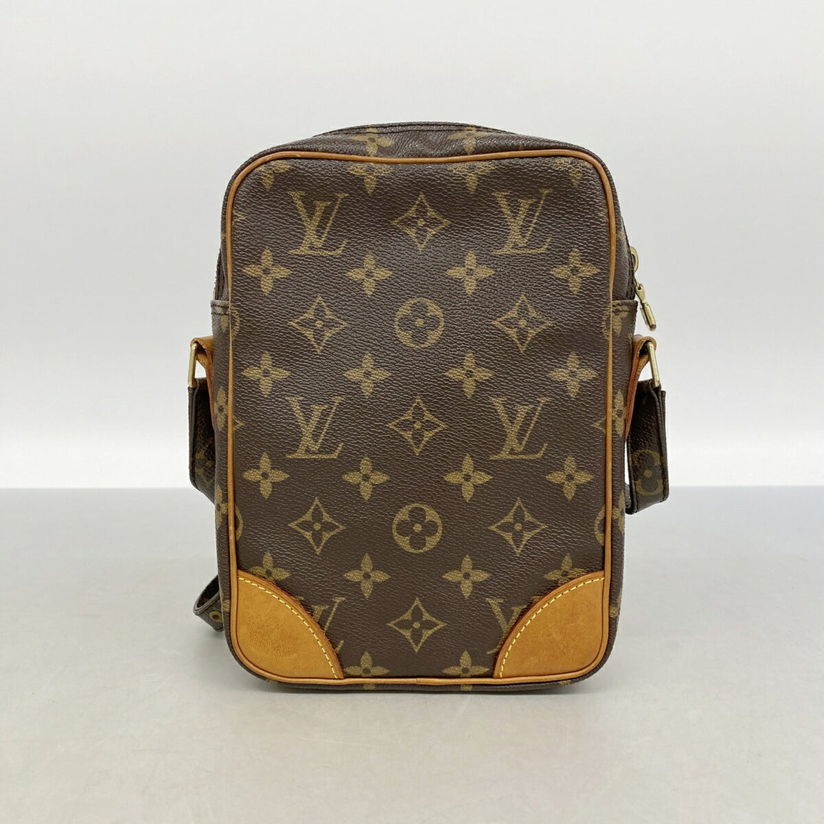 Louis Vuitton Brown Shoulder Bag (Pre-Owned)