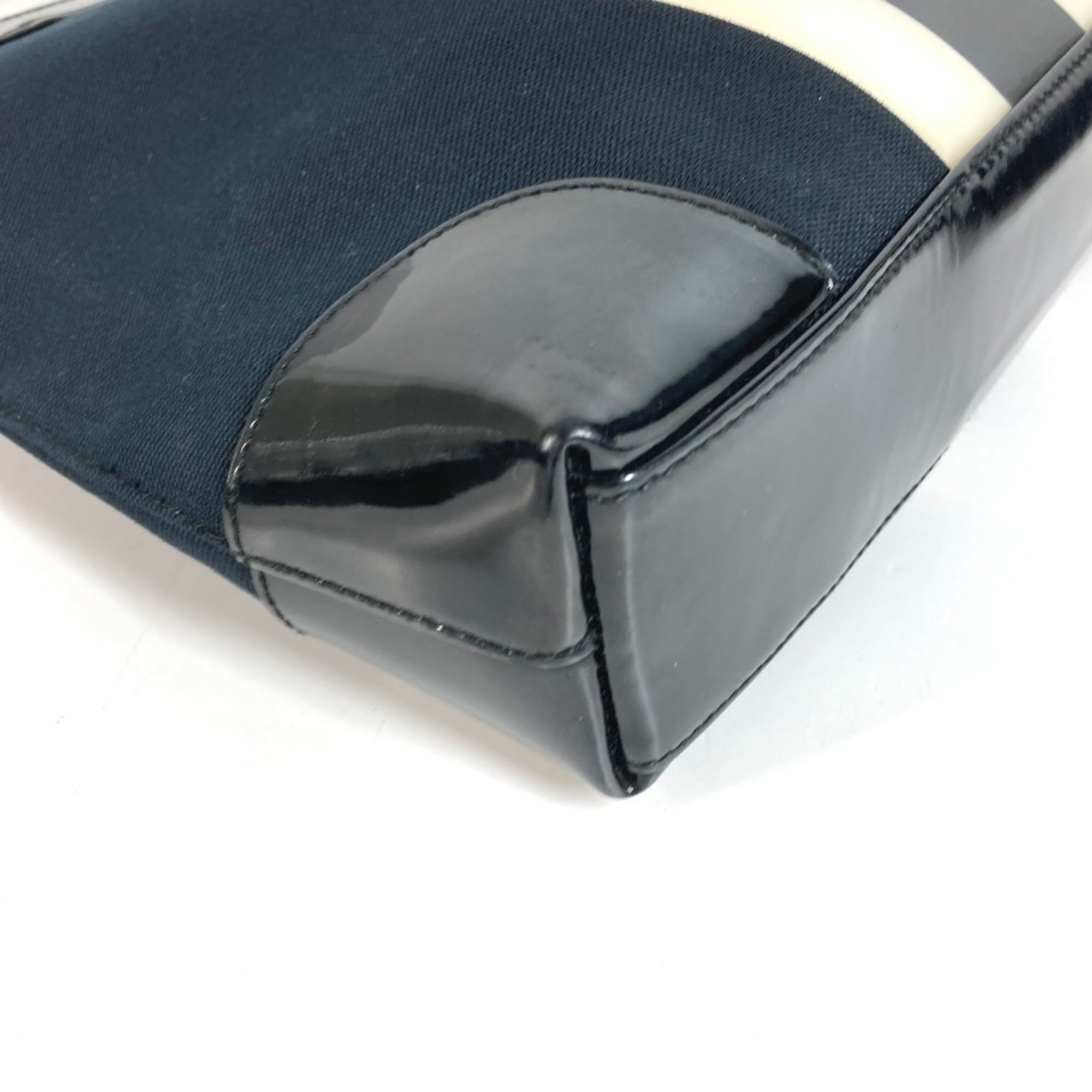 Gucci Black White Canvas Shoulder Bag Tote Bag (Pre-Owned)