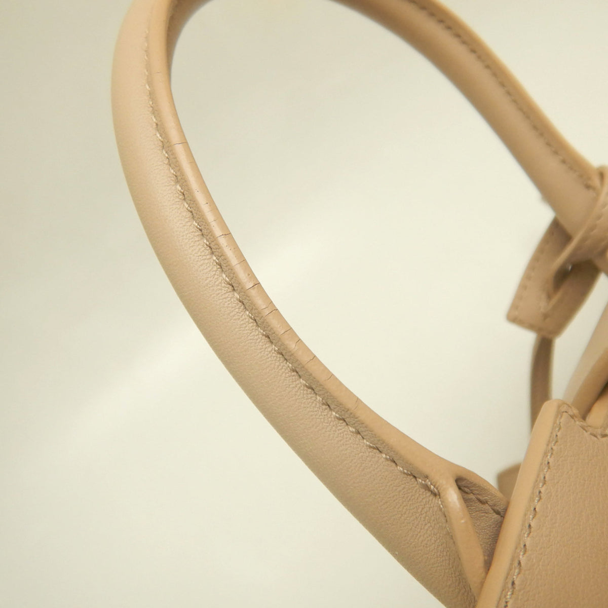 Saint Laurent Beige Leather Handbag (Pre-Owned)