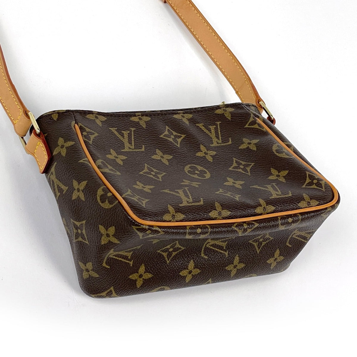 Louis Vuitton Brown Monogram Pochette Shoulder Bag (Pre-Owned)