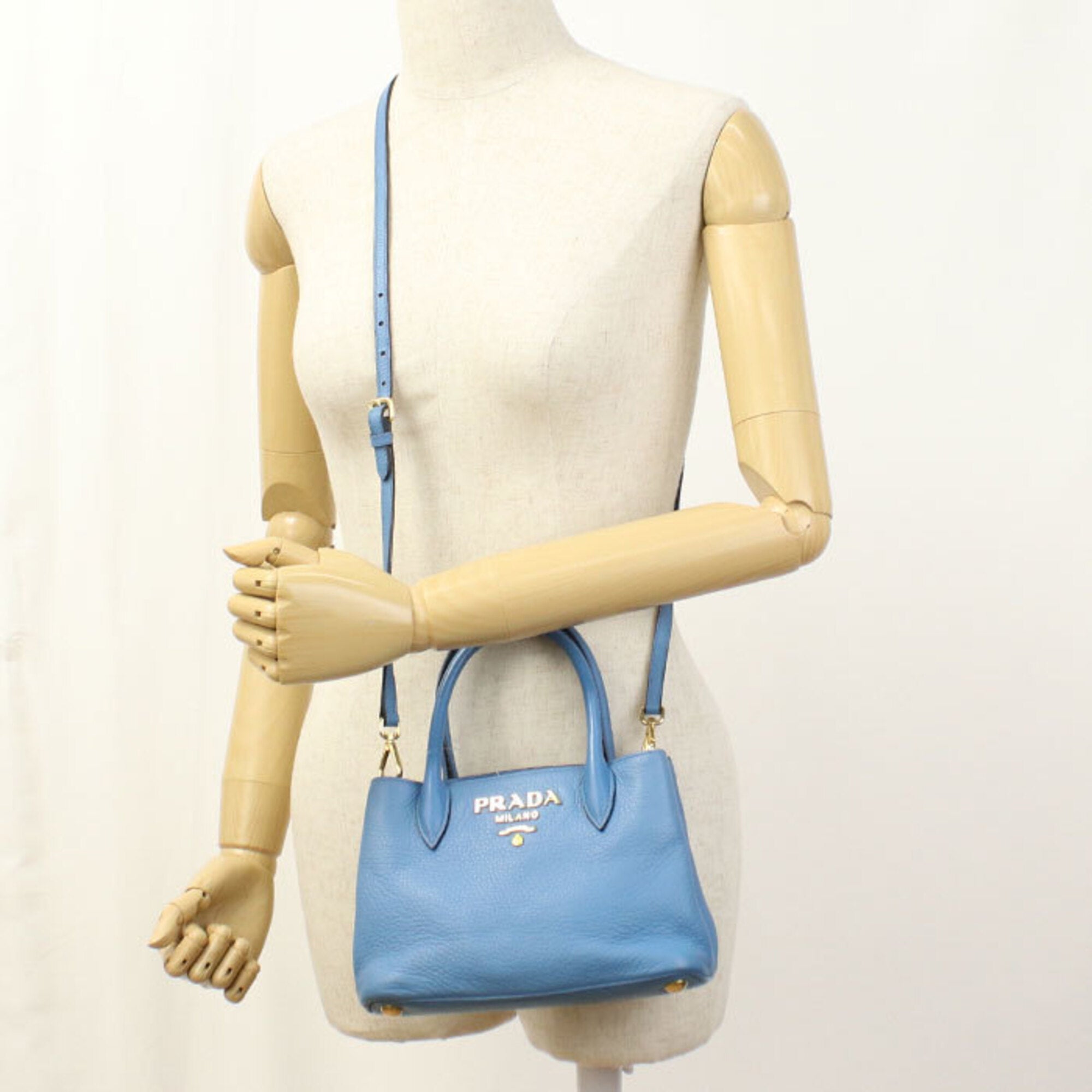 Prada Blue Leather Handbag (Pre-Owned)