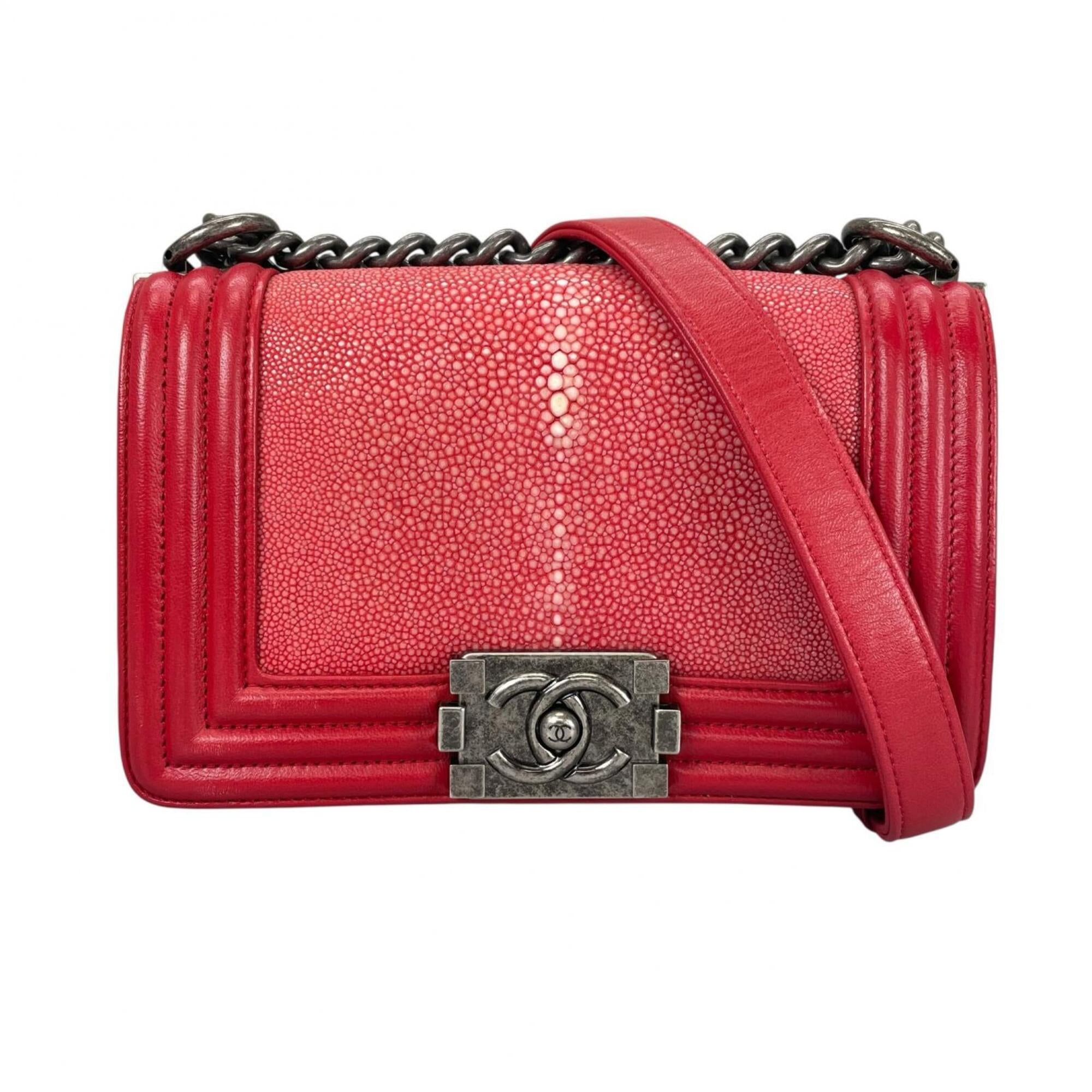 Chanel Red Color Leather Shoulder Bag (Pre-Owned)