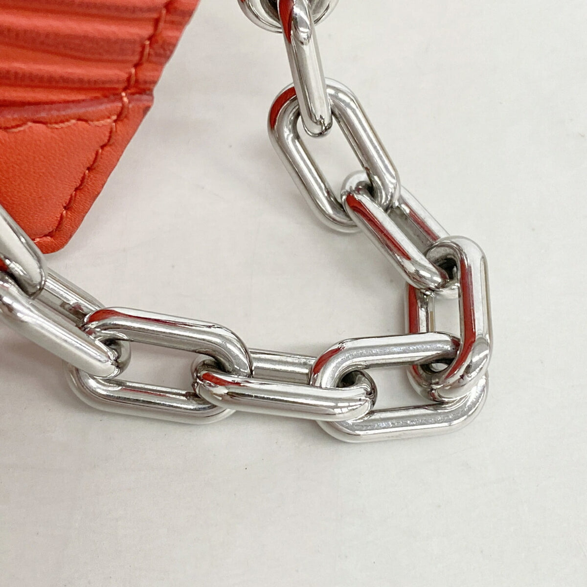 Louis Vuitton Red Color Shoulder Bag (Pre-Owned)