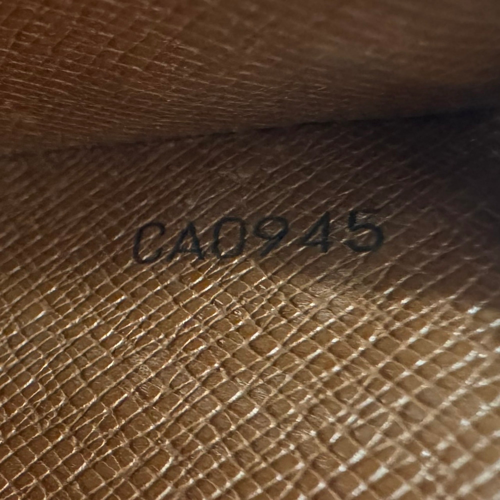 Louis Vuitton Brown Monogram Long Wallet (Bi-Fold) (Pre-Owned)