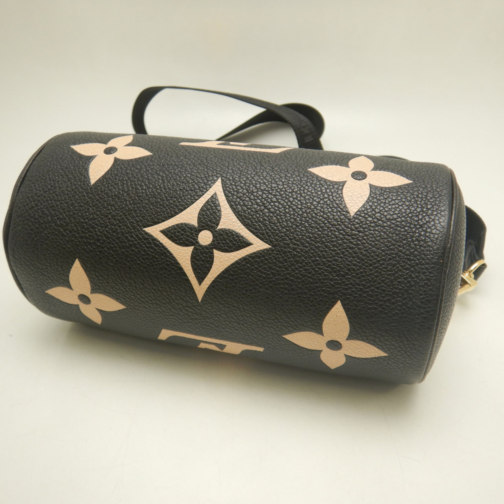 Louis Vuitton Noir Leather Handbag Pouch (Pre-Owned)
