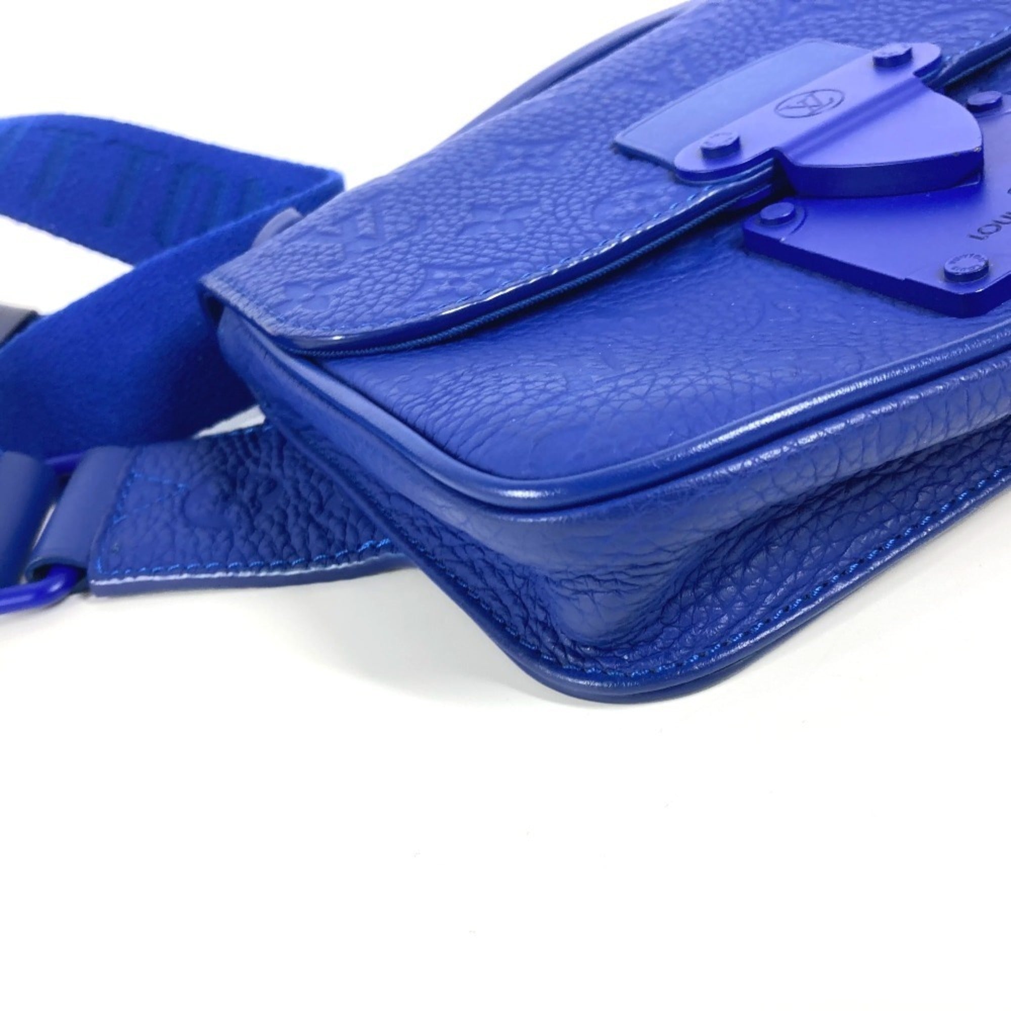 Louis Vuitton Blue Leather Shoulder Bag Sling Bag (Pre-Owned)