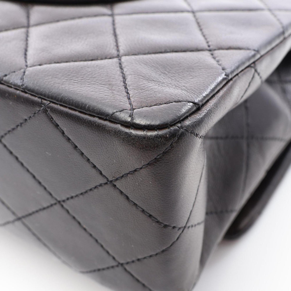 Chanel Black Leather Handbag Shoulder Bag (Pre-Owned)