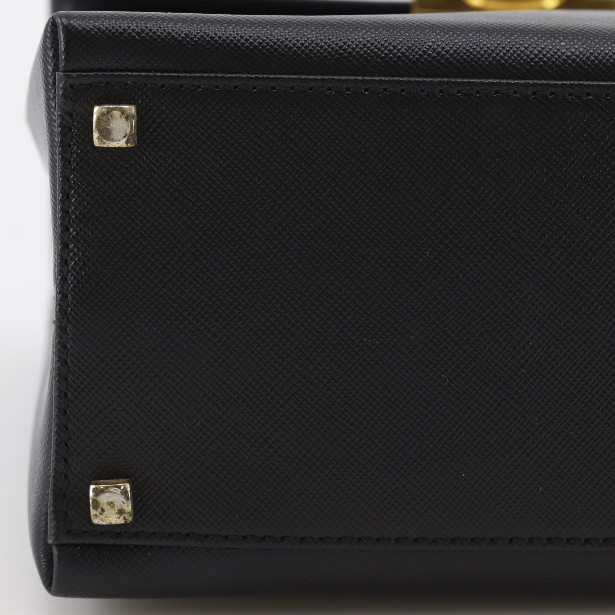 Salvatore Ferragamo Black Leather Handbag (Pre-Owned)