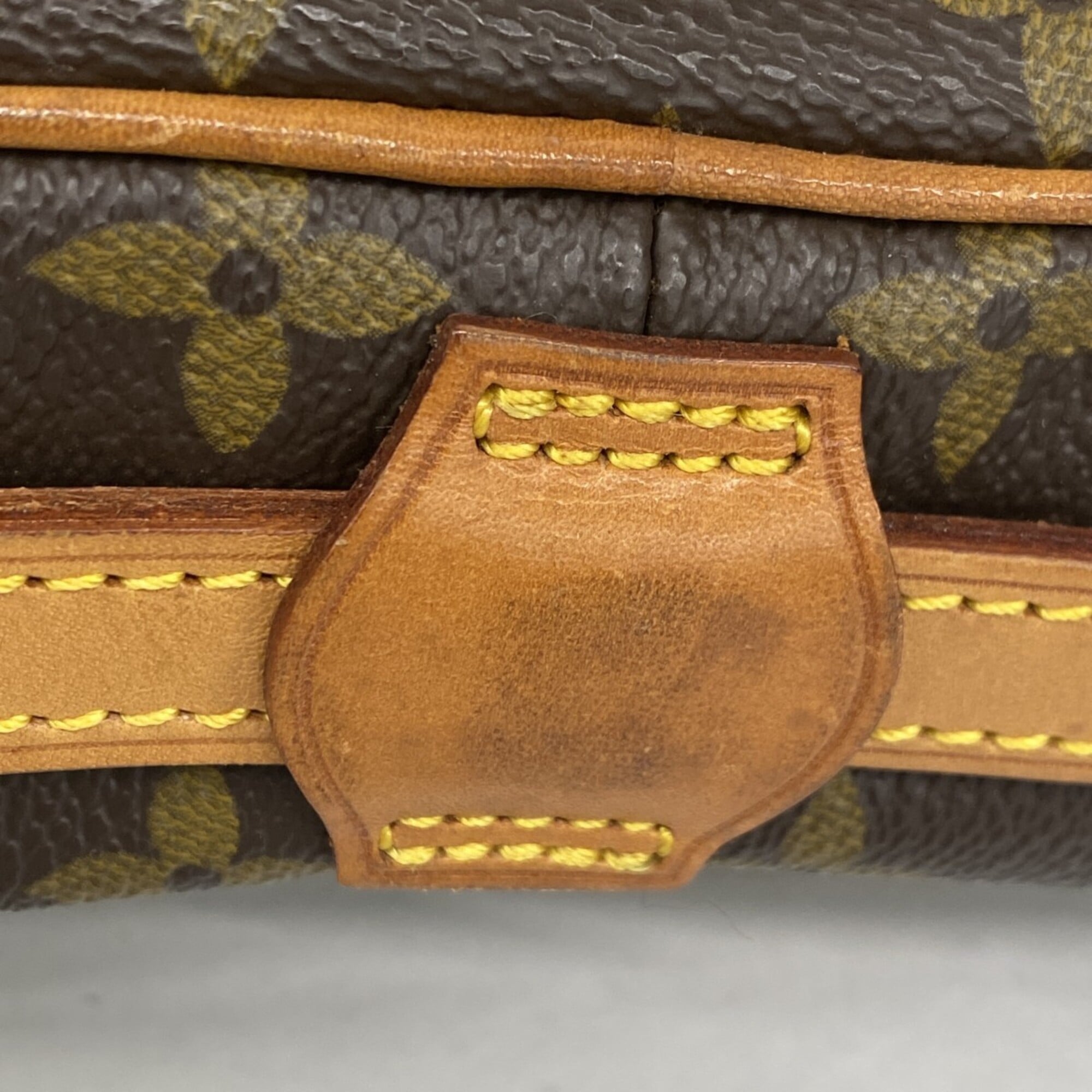 Louis Vuitton Brown Shoulder Bag (Pre-Owned)