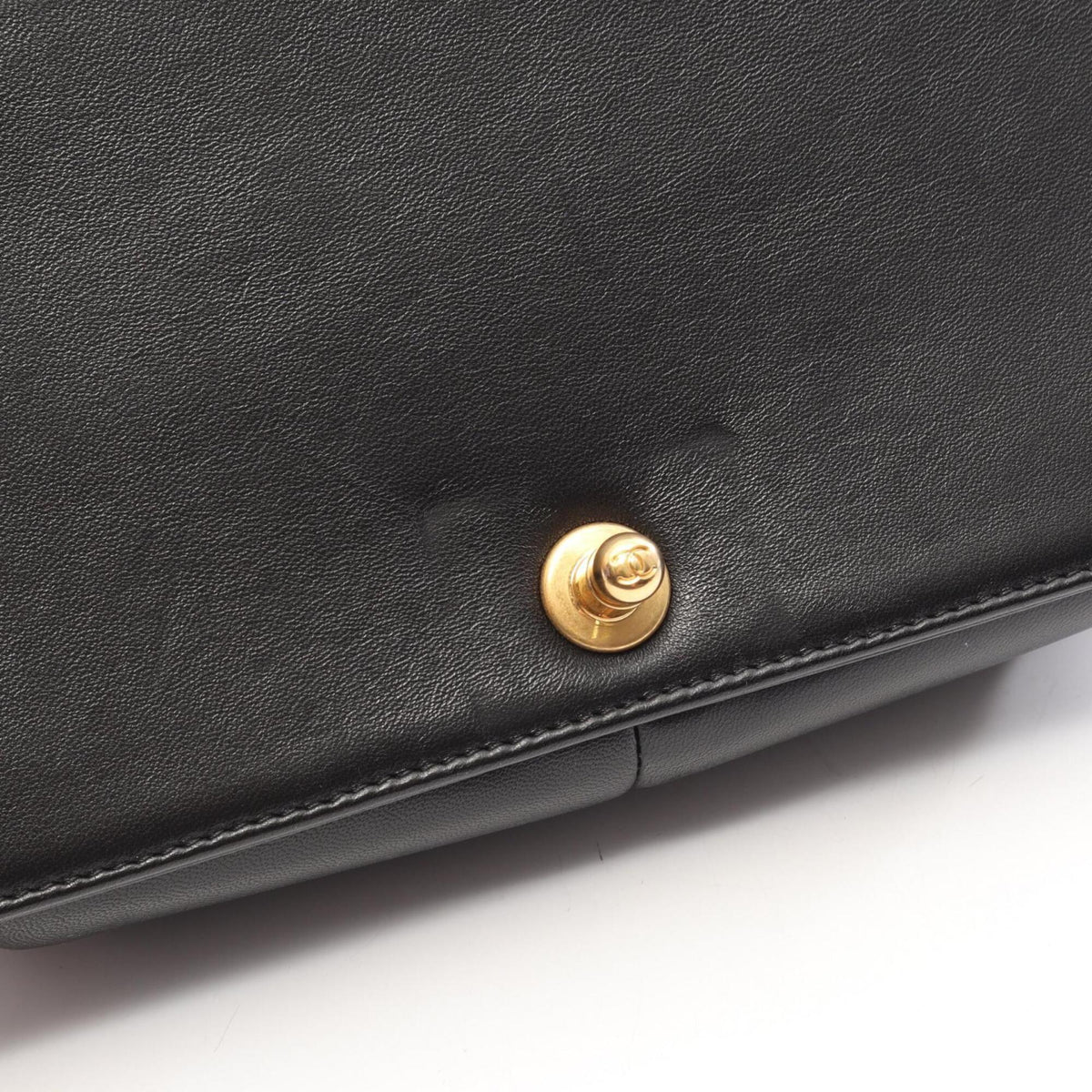 Chanel Black Leather Handbag Shoulder Bag (Pre-Owned)