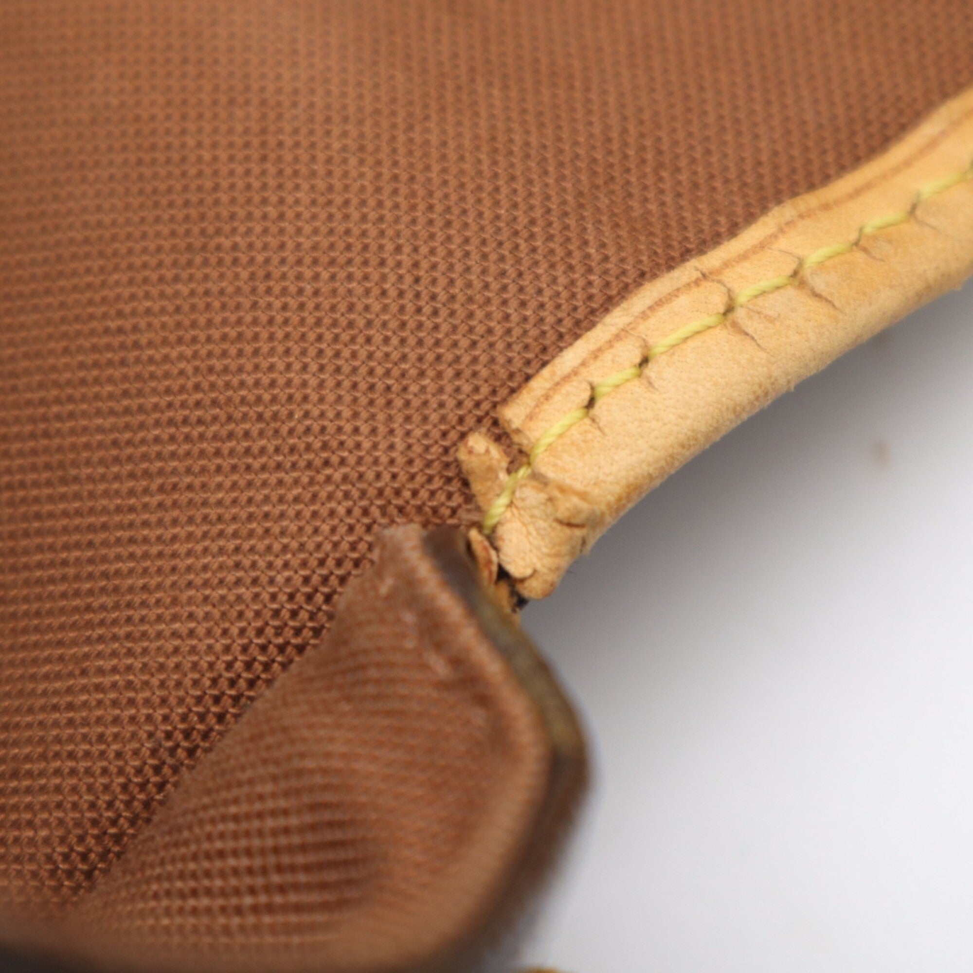Louis Vuitton Beige Brown Monogram Shoulder Bag (Pre-Owned)