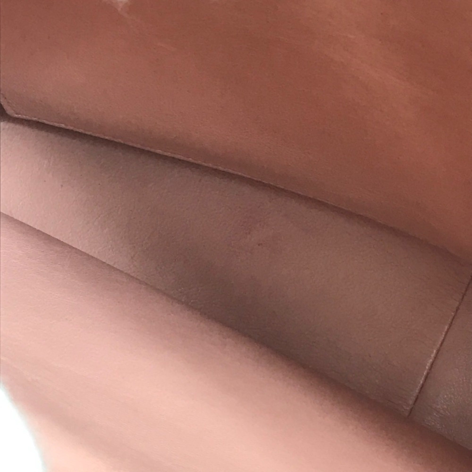 Chanel Pink Leather Shoulder Bag (Pre-Owned)