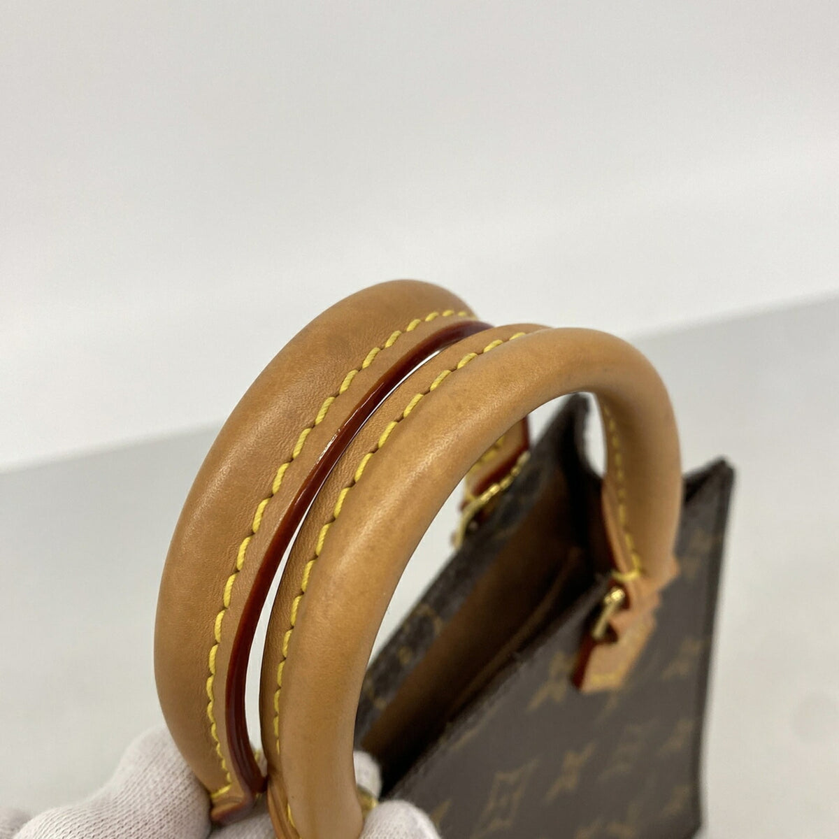 Louis Vuitton Brown Handbag (Pre-Owned)