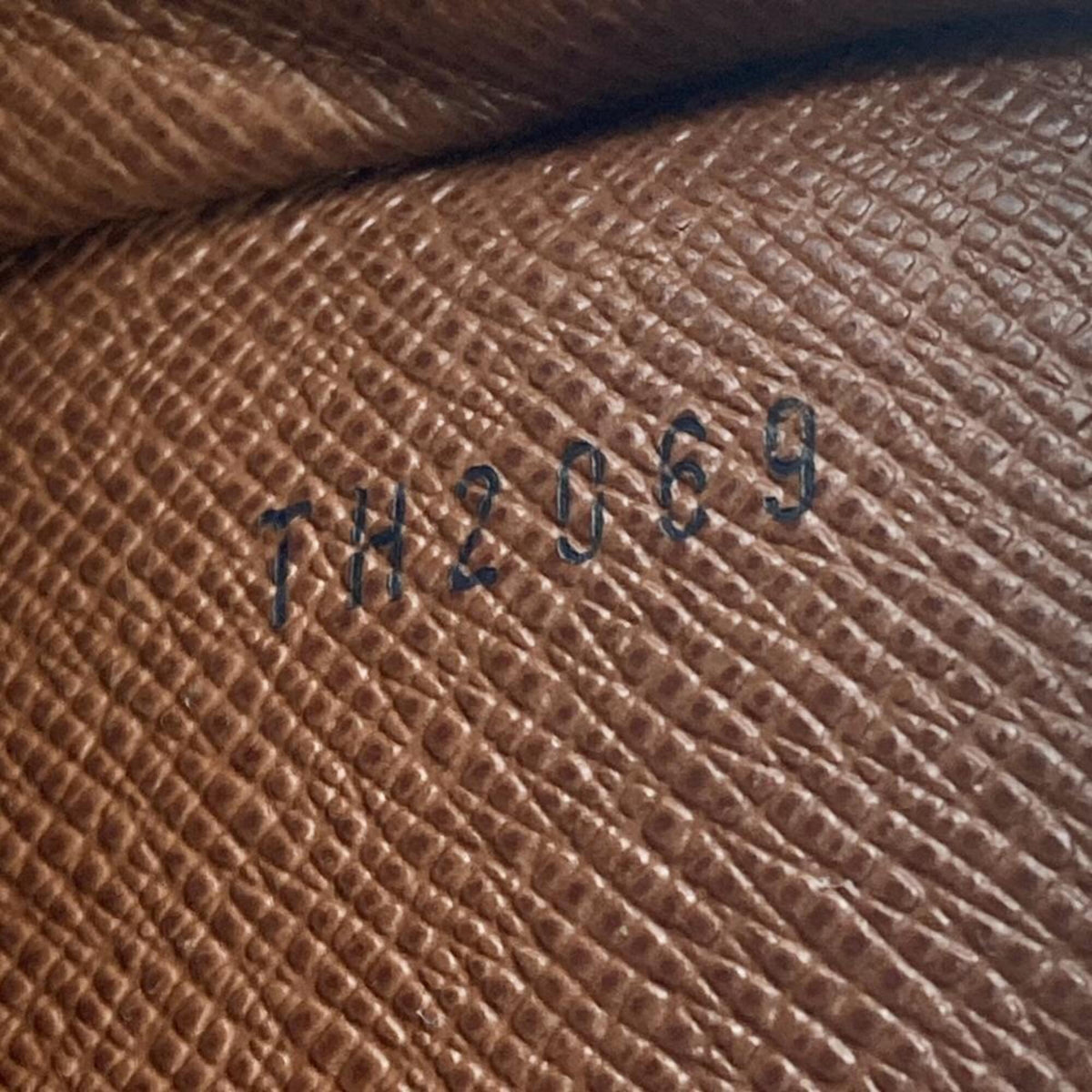 Louis Vuitton Brown Monogram Shoulder Bag (Pre-Owned)