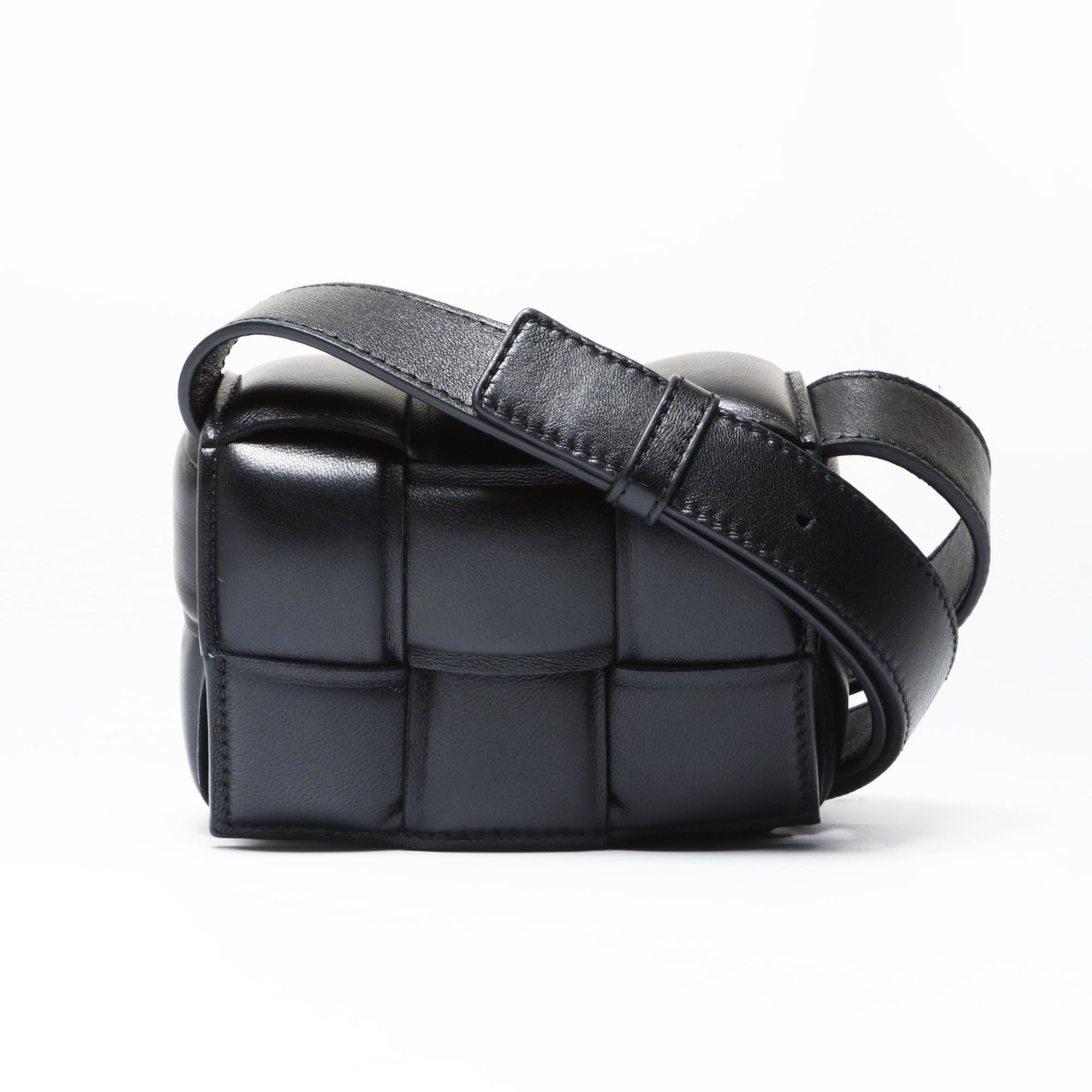 Bottega Veneta Black Shoulder Bag (Pre-Owned)