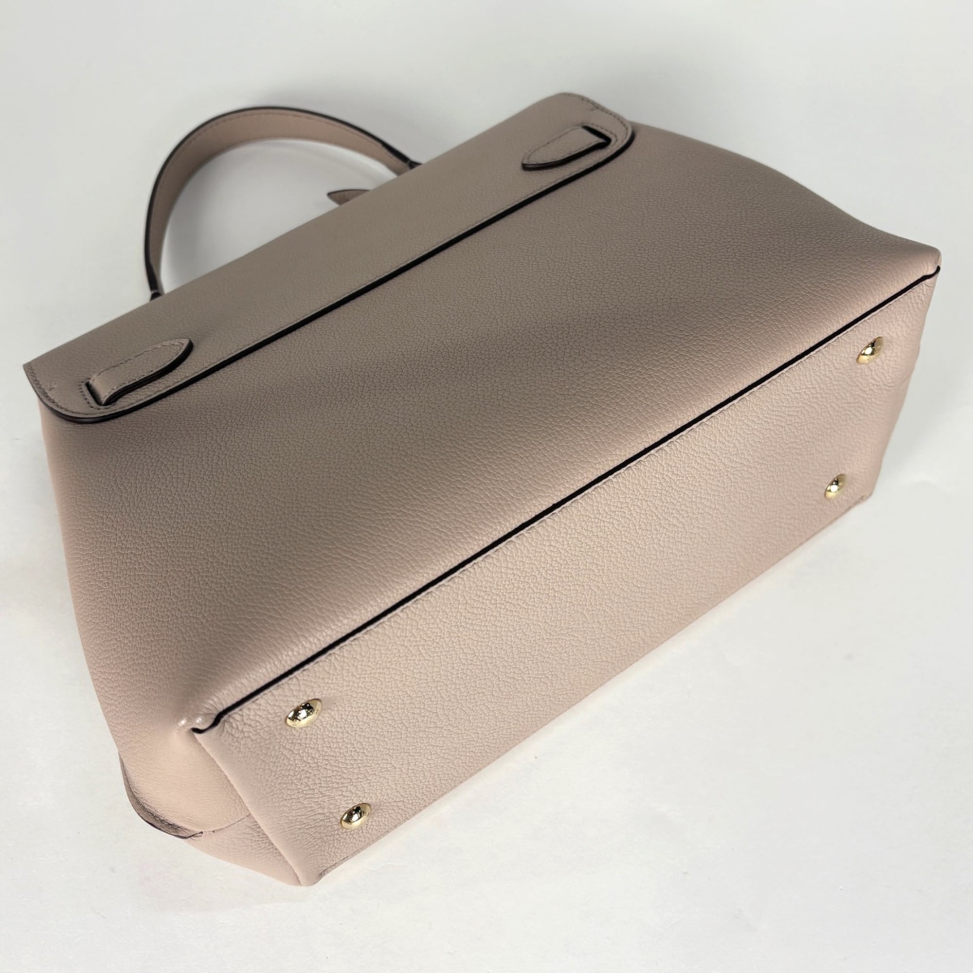 Louis Vuitton Grayish Leather Handbag Shoulder Bag (Pre-Owned)