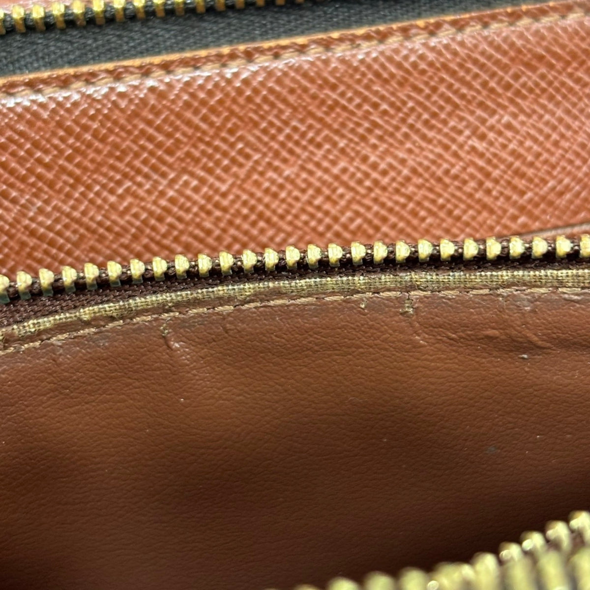 Louis Vuitton Brown Monogram Monogram Long Wallet (Bi-Fold) (Pre-Owned)