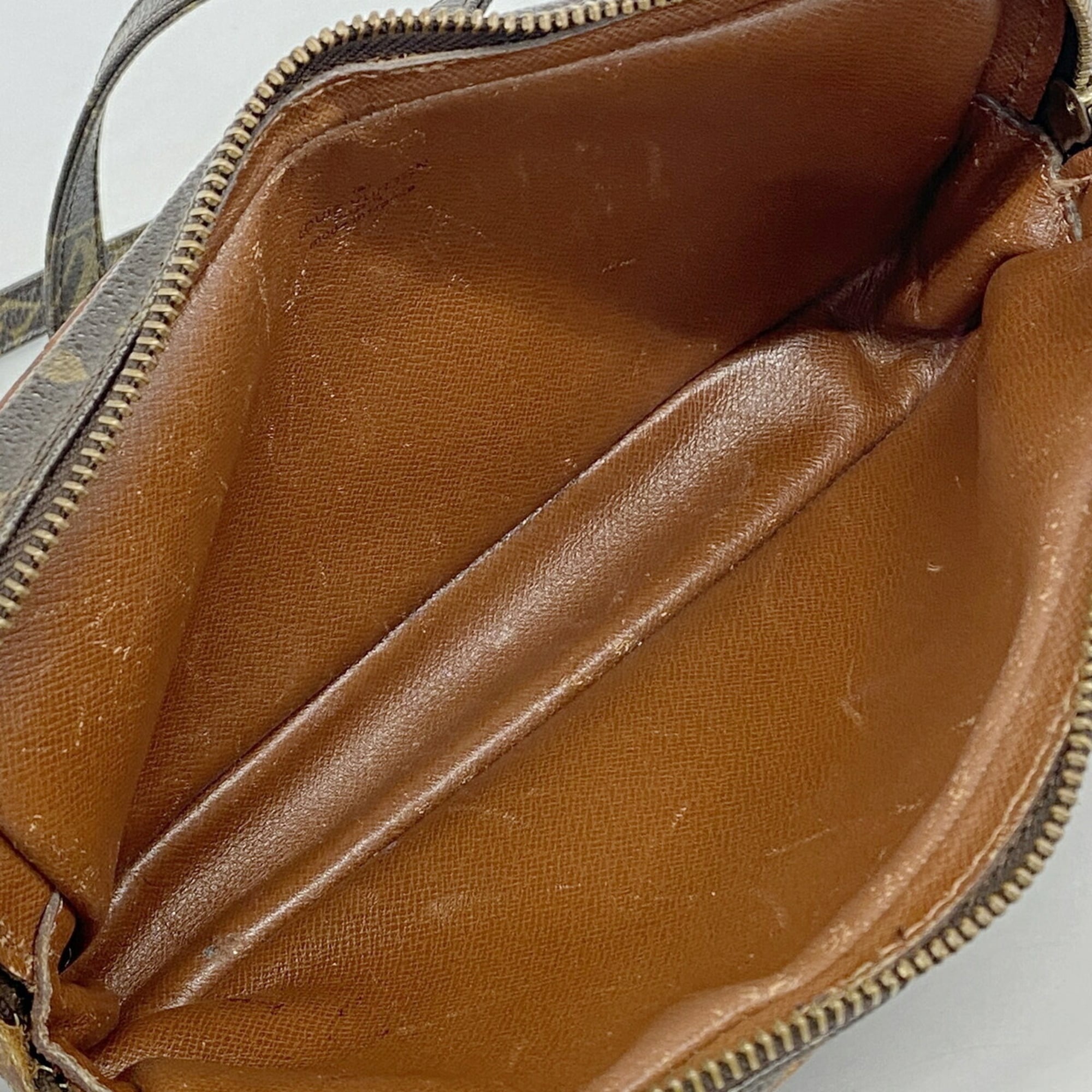 Louis Vuitton Brown Shoulder Bag (Pre-Owned)
