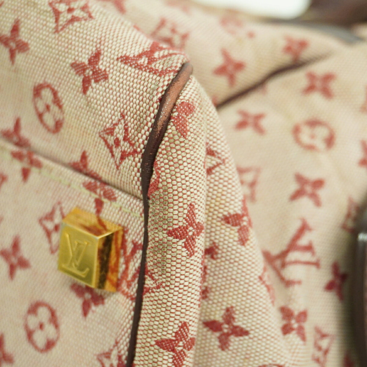 Louis Vuitton Cerise Handbag (Pre-Owned)