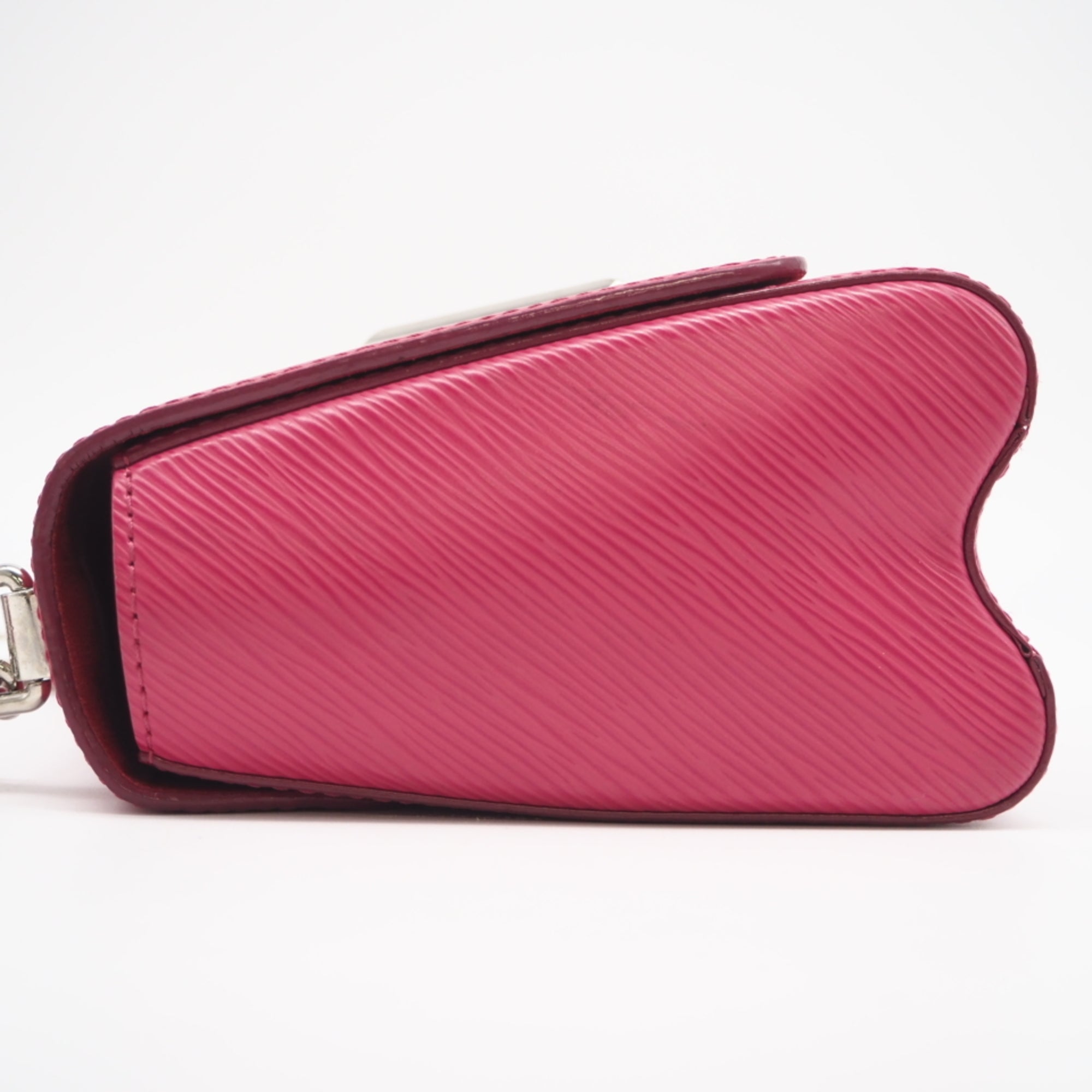 Louis Vuitton Fuchsia Pink Shoulder Bag (Pre-Owned)