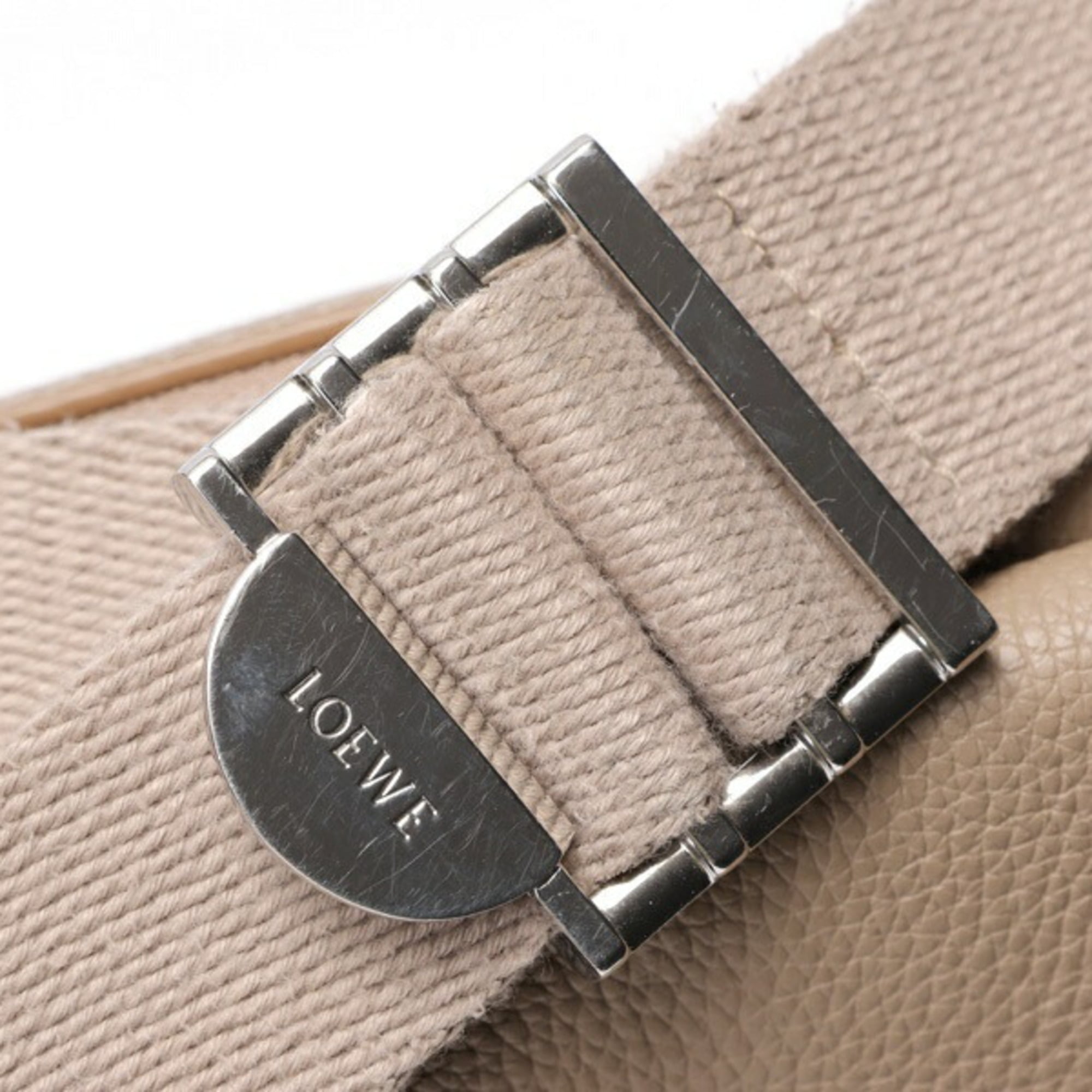 Loewe Beige Leather Messenger Bag Shoulder Bag (Pre-Owned)