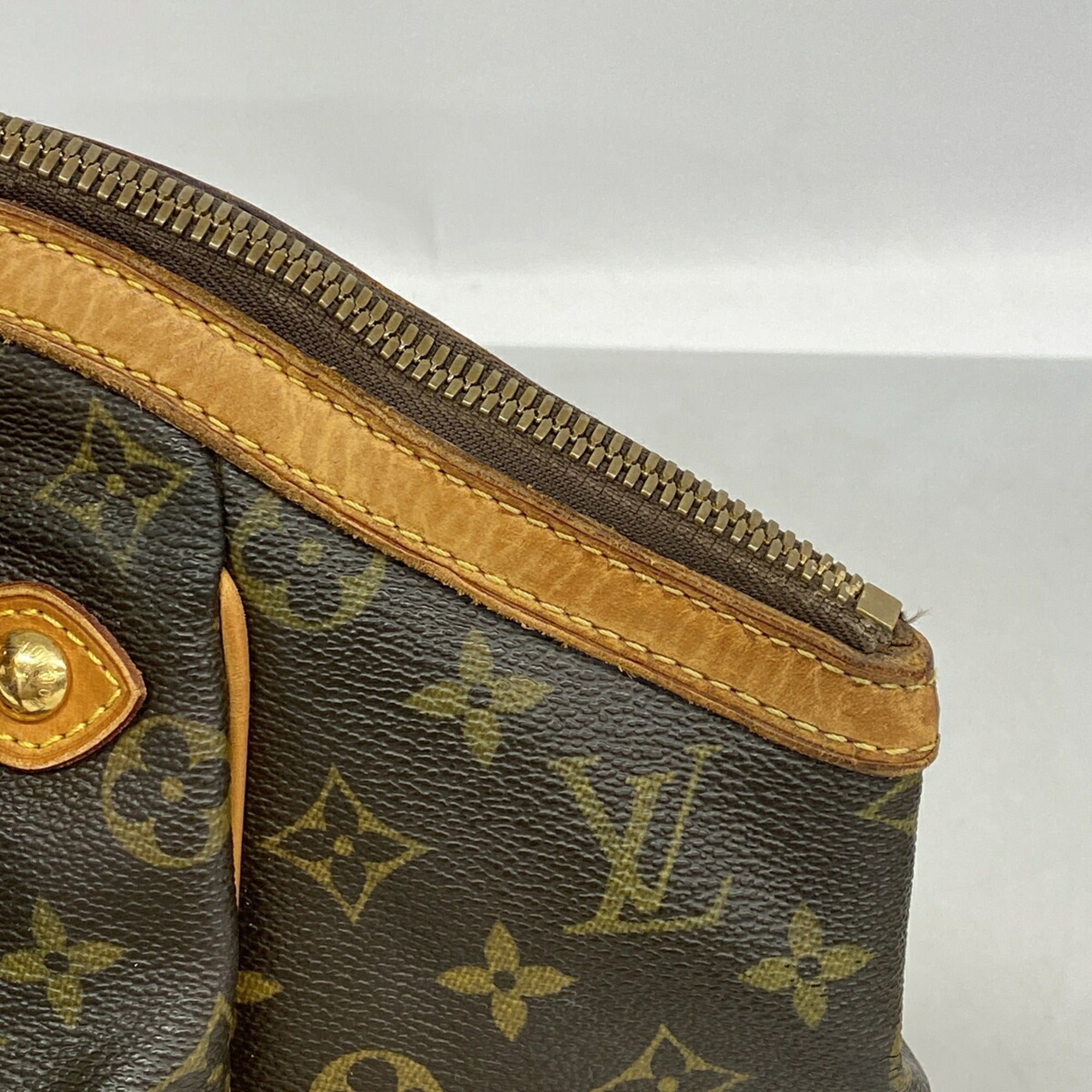 Louis Vuitton Brown Handbag (Pre-Owned)