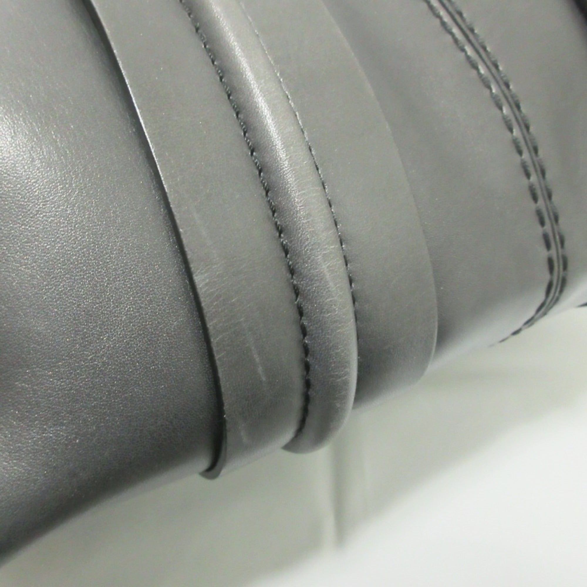 Tod's Gray Leather Handbag (Pre-Owned)