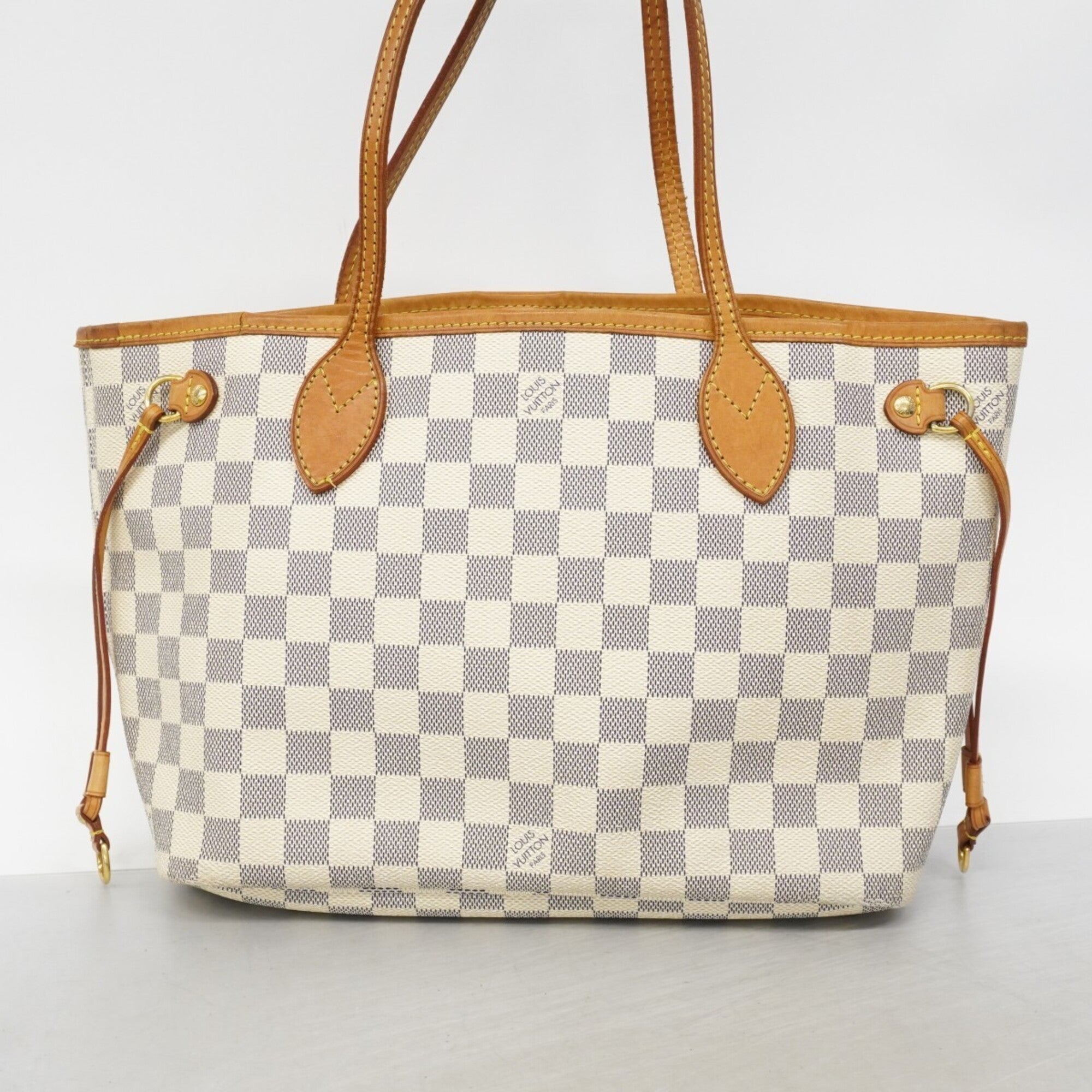 Louis Vuitton White Tote Bag (Pre-Owned)