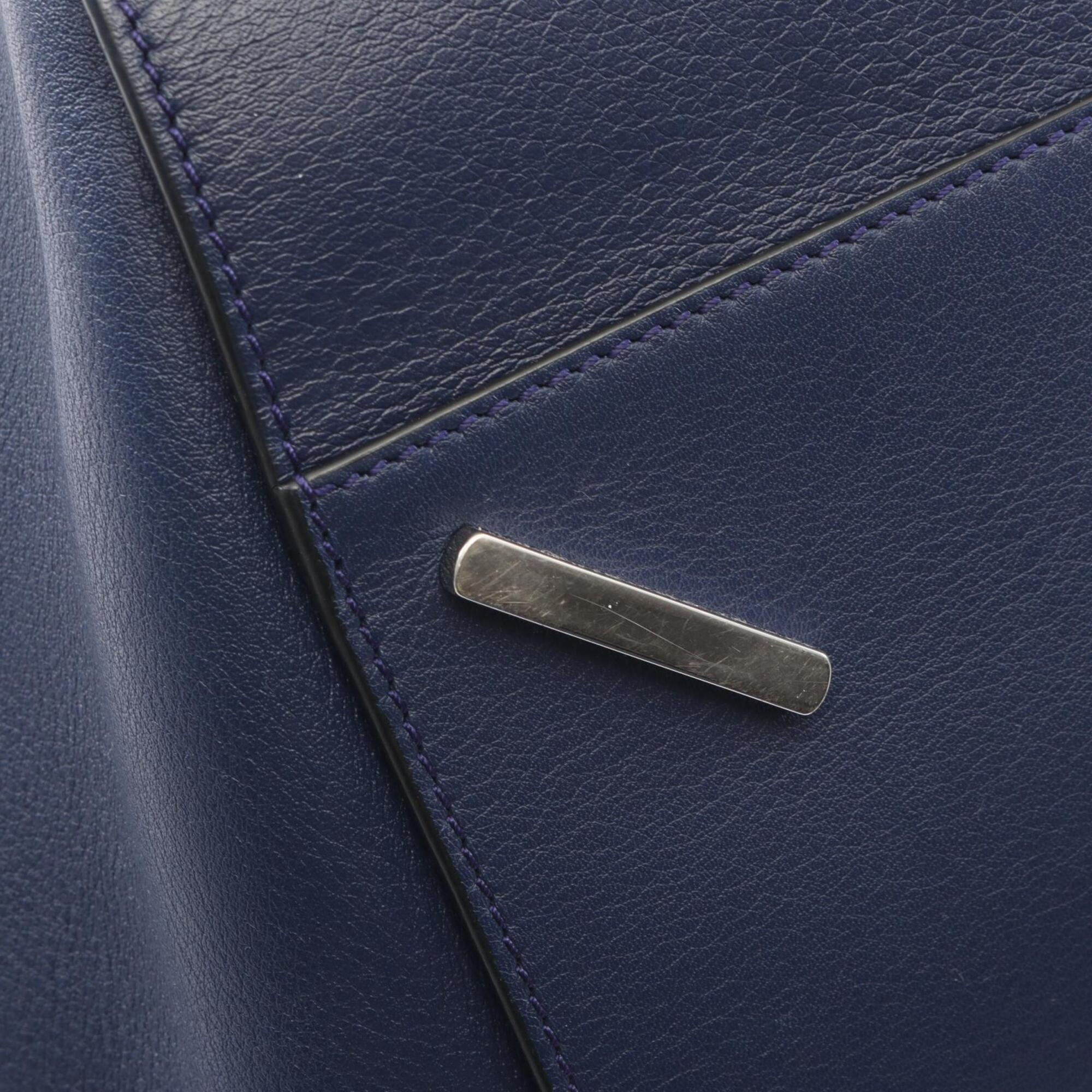 Loewe Navy Leather Handbag (Pre-Owned)