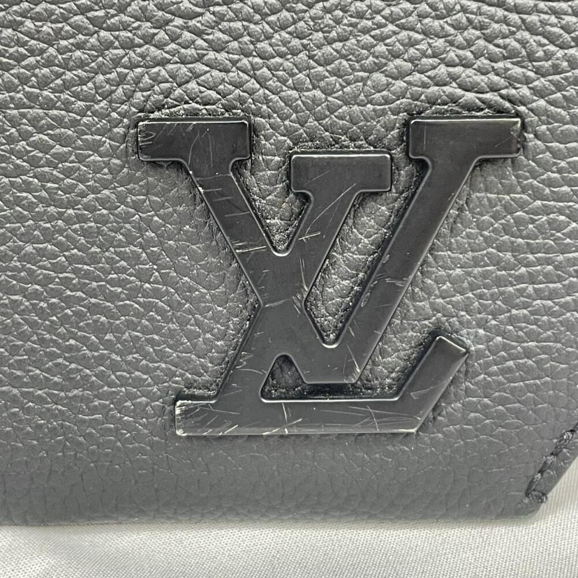 Louis Vuitton Blue Shoulder Bag (Pre-Owned)