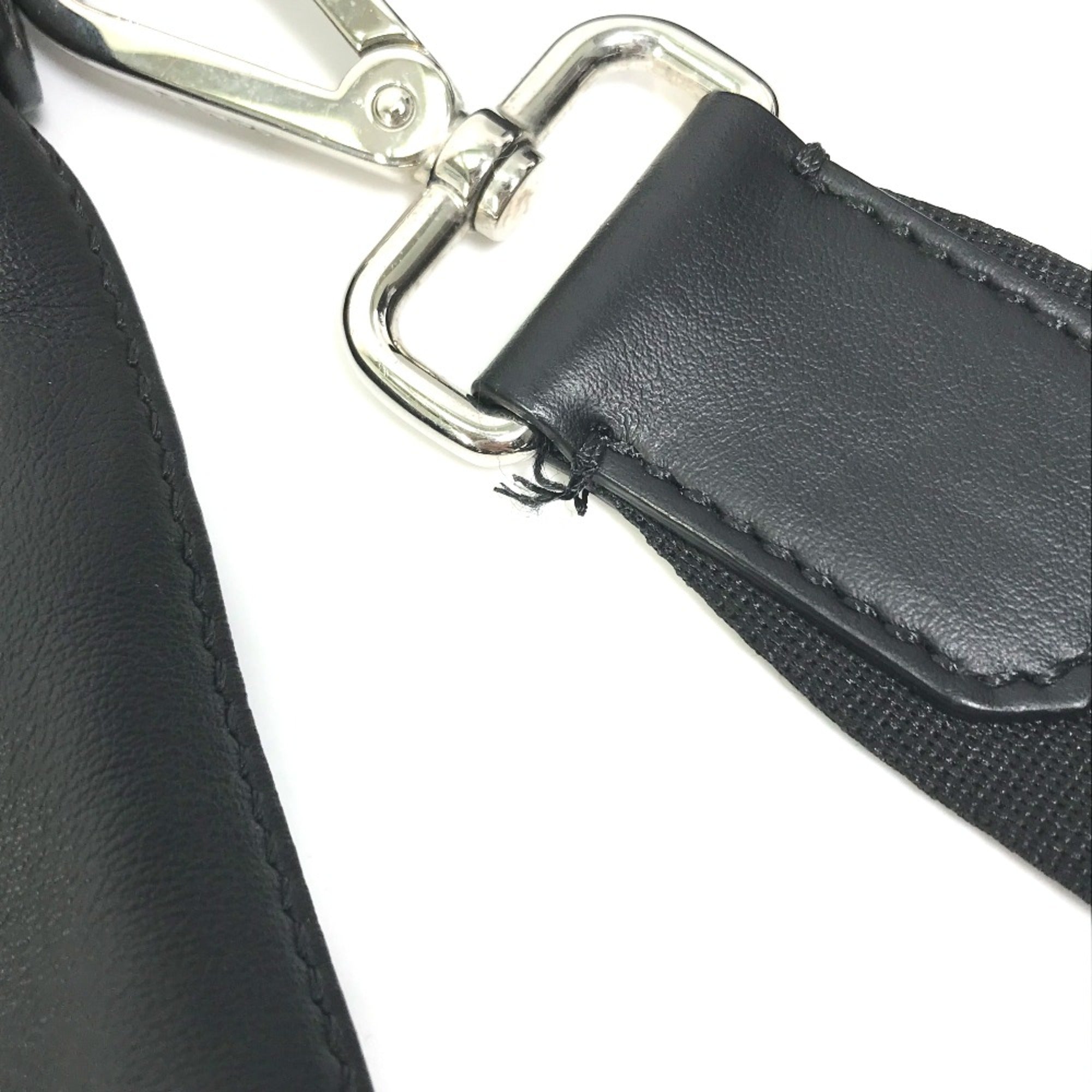 Fendi Black Leather Shoulder Bag (Pre-Owned)
