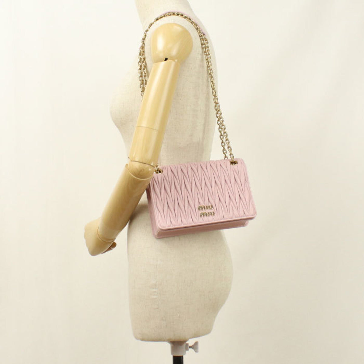 Miu Miu Pink Leather Shoulder Bag (Pre-Owned)