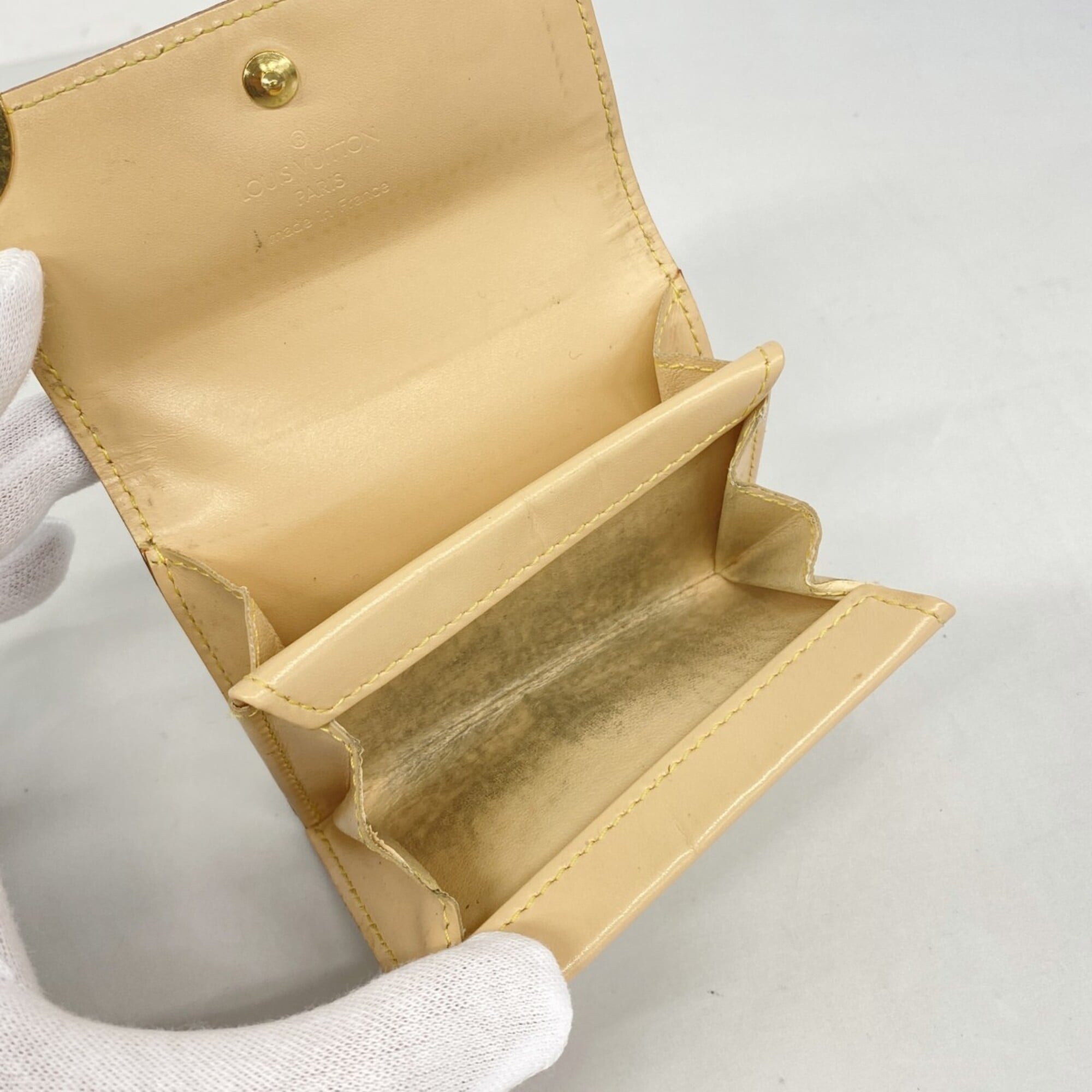 Louis Vuitton Blanc Coin Purse/Coin Case (Pre-Owned)